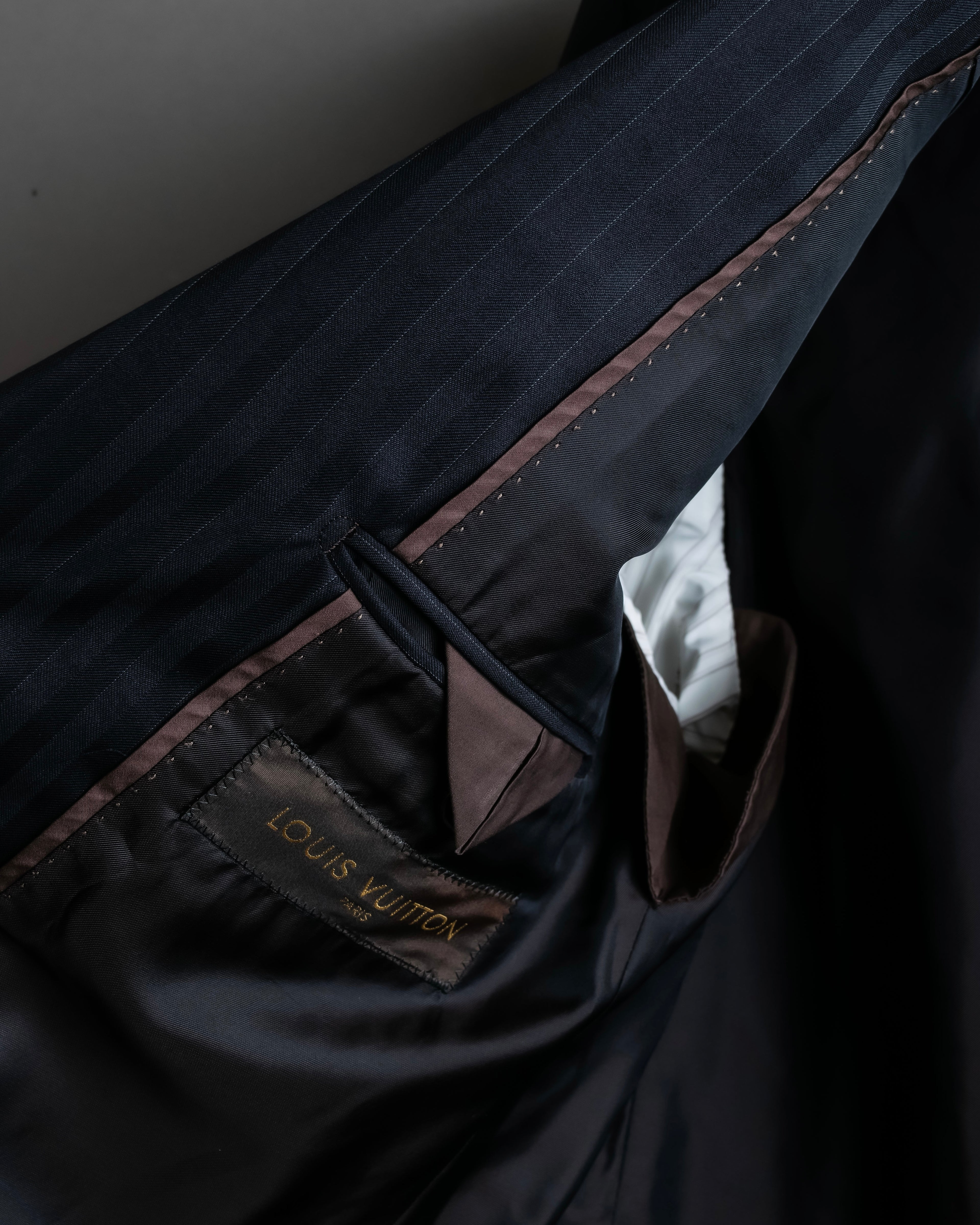 "LOUIS VUITTON" 2 button relaxed tailored jacket & no tuck tapered slacks set up