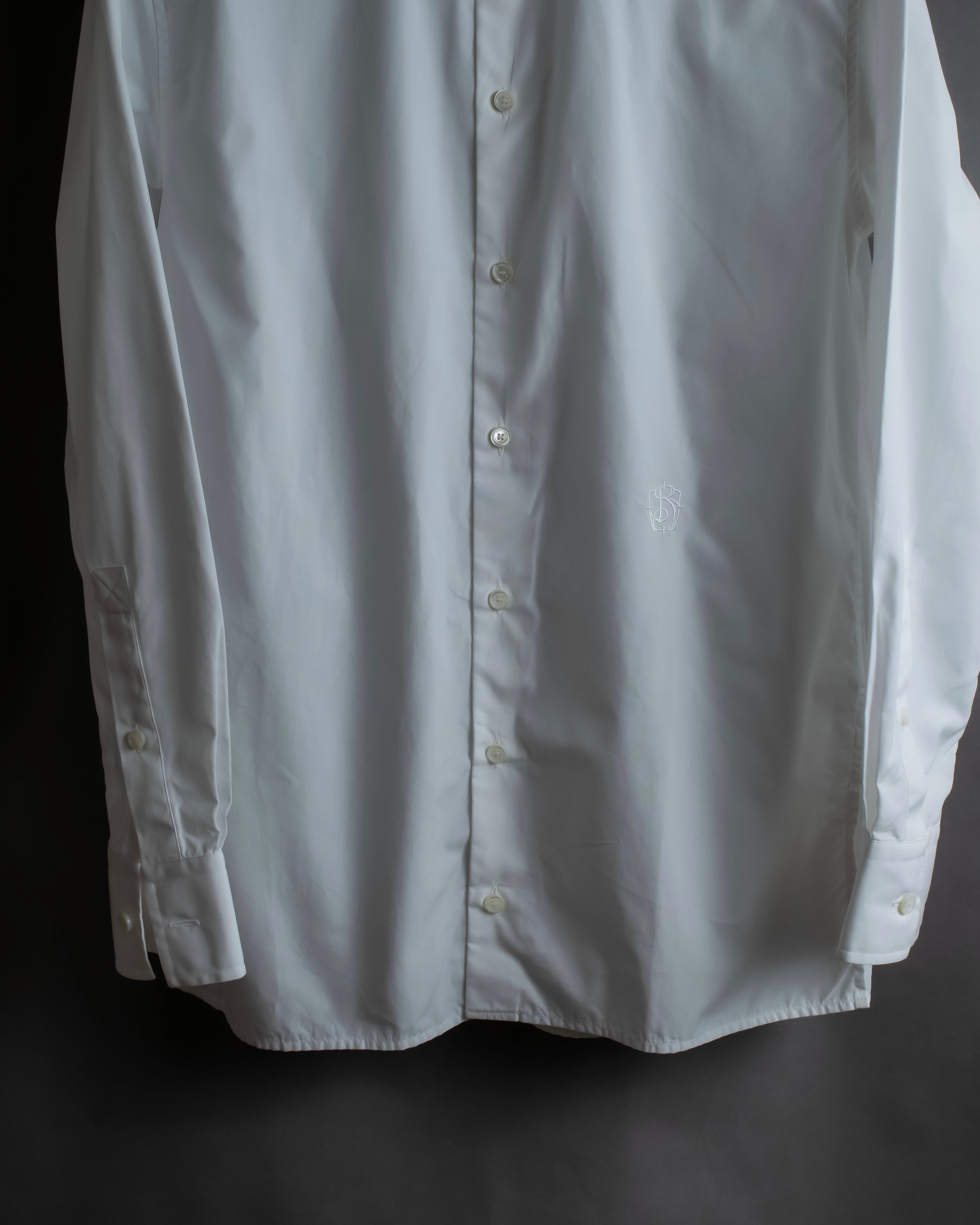 "BURBERRY" Wide collar embroidered emblem white shirt