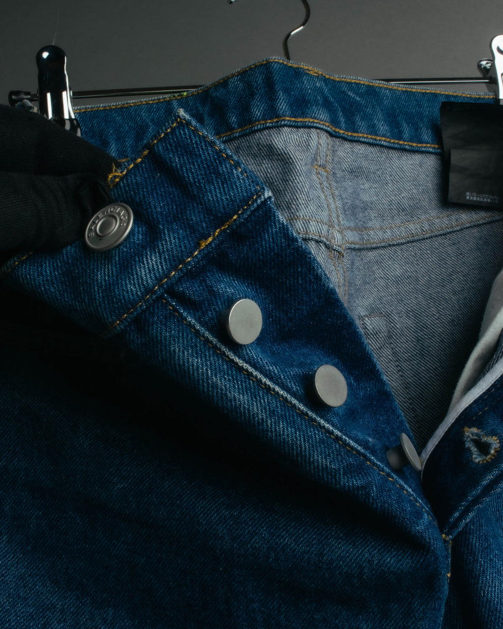 “Balenciaga” 2016-18’s tapered denim pants with neon back patch