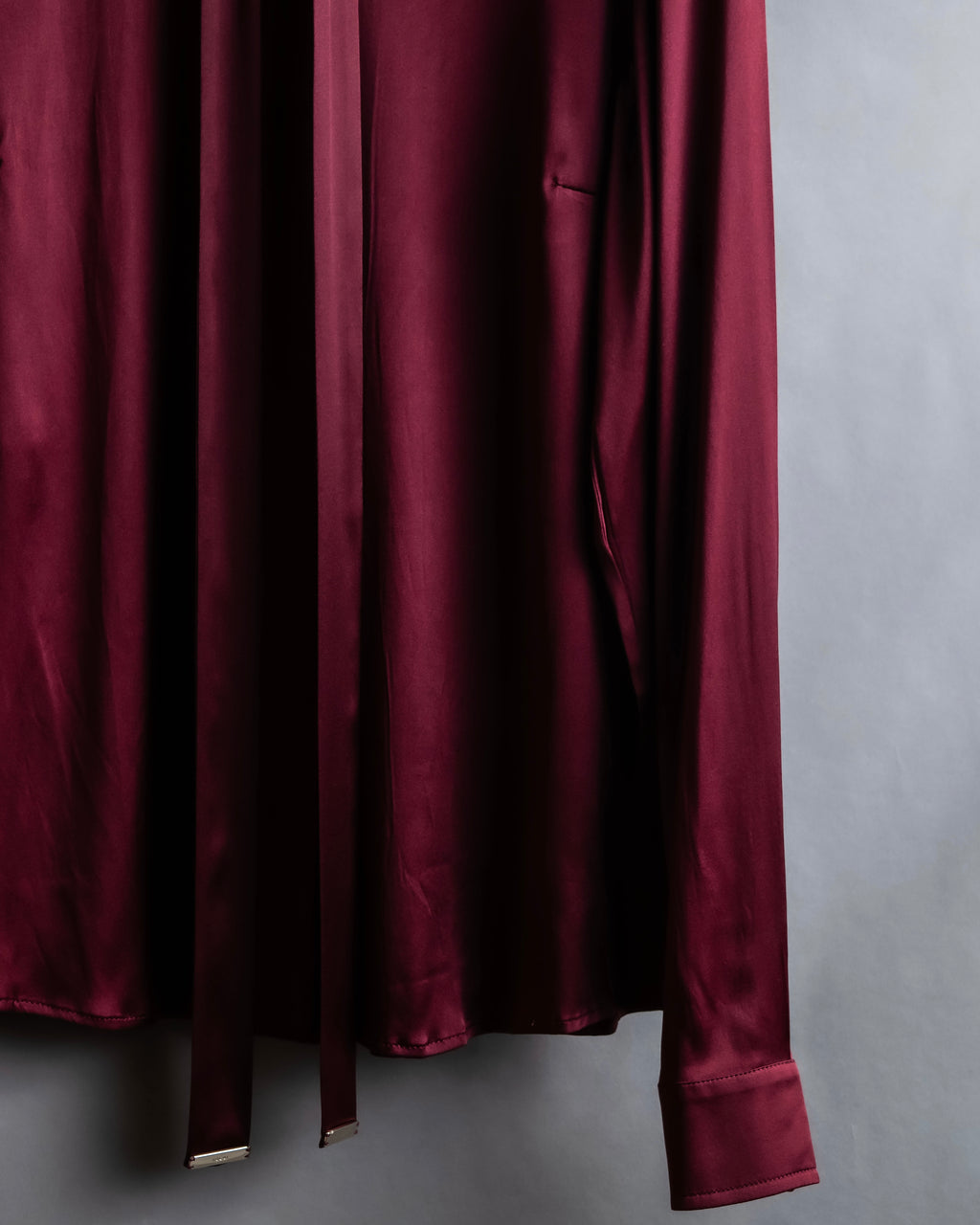 "GUCCI" Beautiful burgundy color silk bowtie shirt