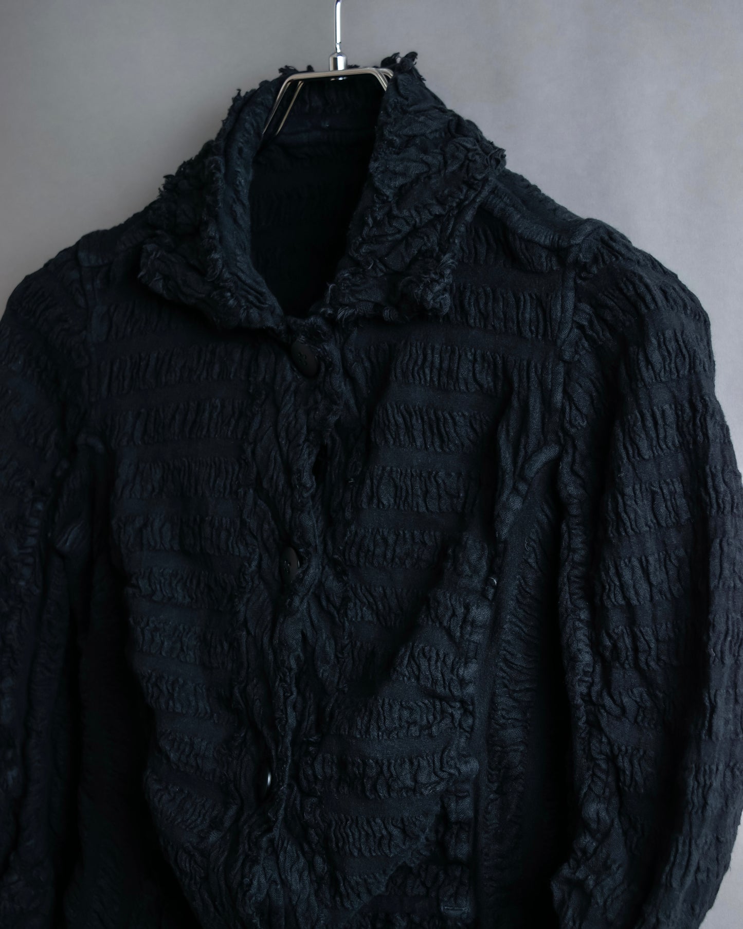 "ISSEY MIYAKE me" Textured material shawl collar short length jacket