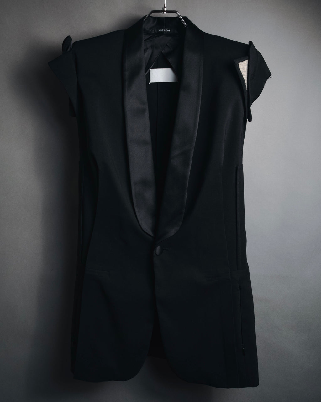 –SPECIAL– "Maison Martin Margiela"
2012SS sleeveless deconstructed tuxedo lapel jacket