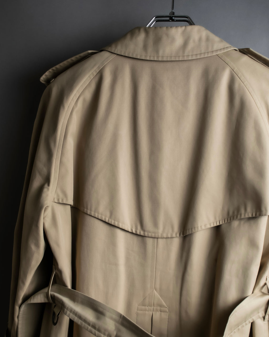 "BURBERRYS" Military detail classic trench coat