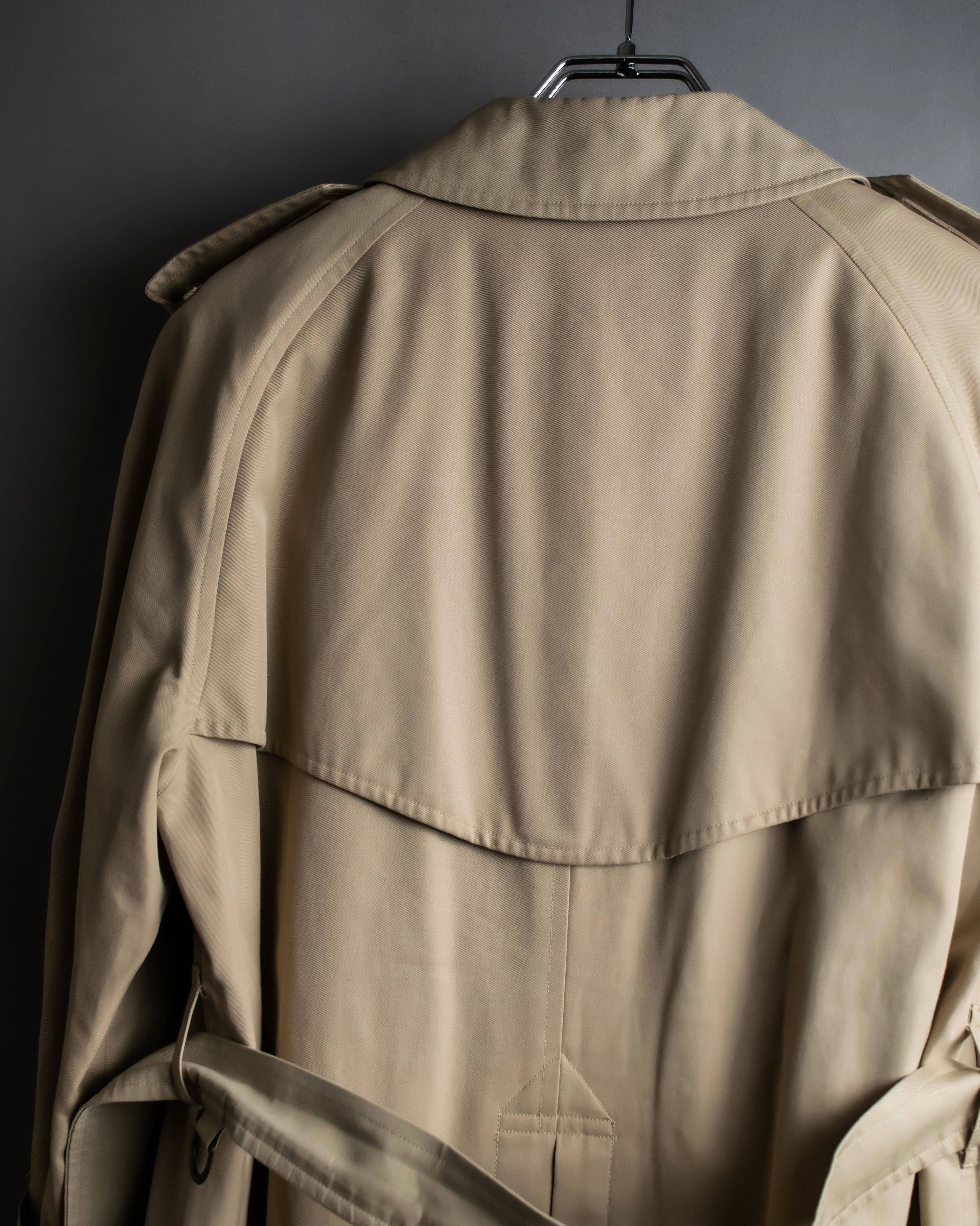"BURBERRYS" Military detail classic trench coat