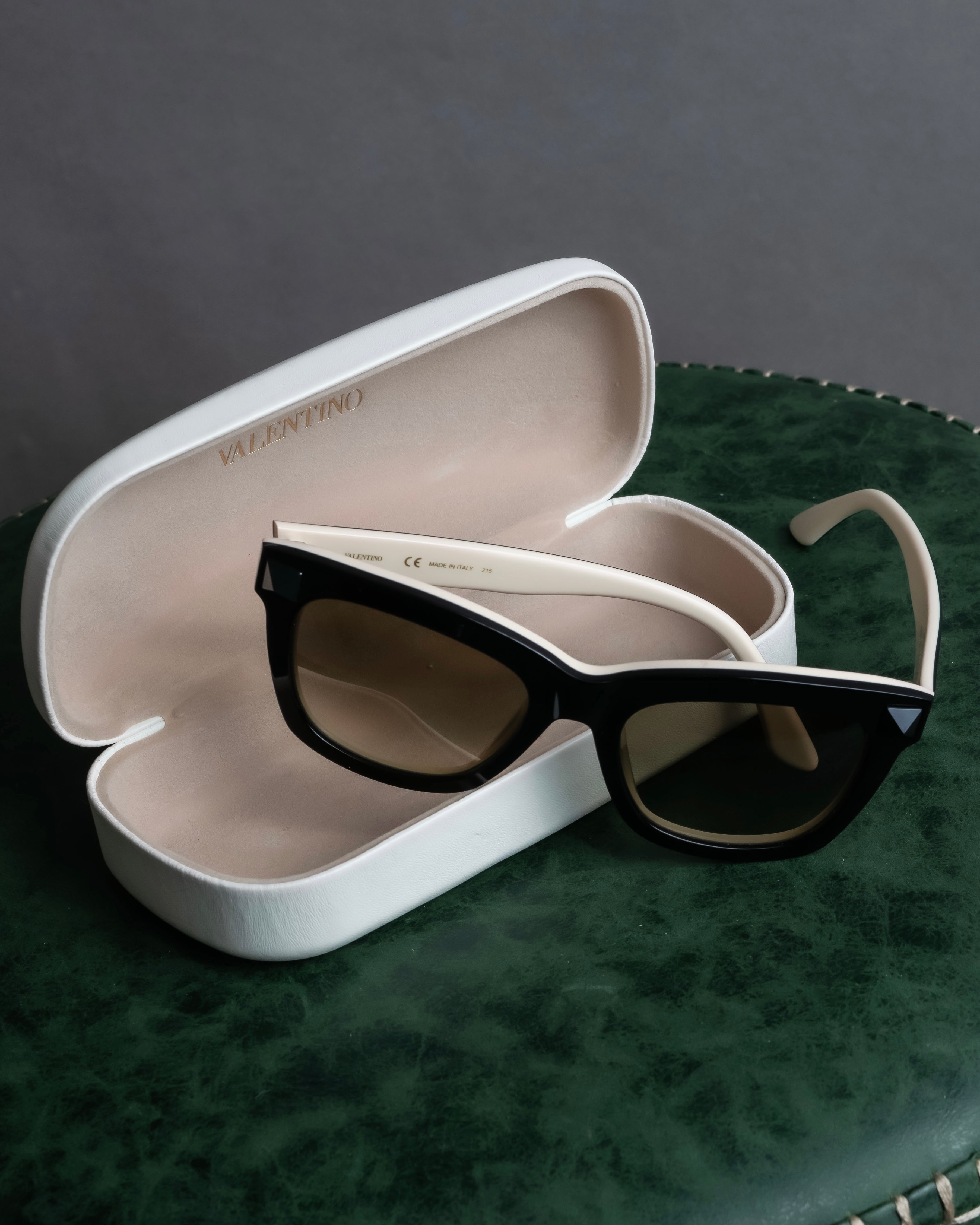 "VALENTINO" Two-tone Rockstud design sunglasses