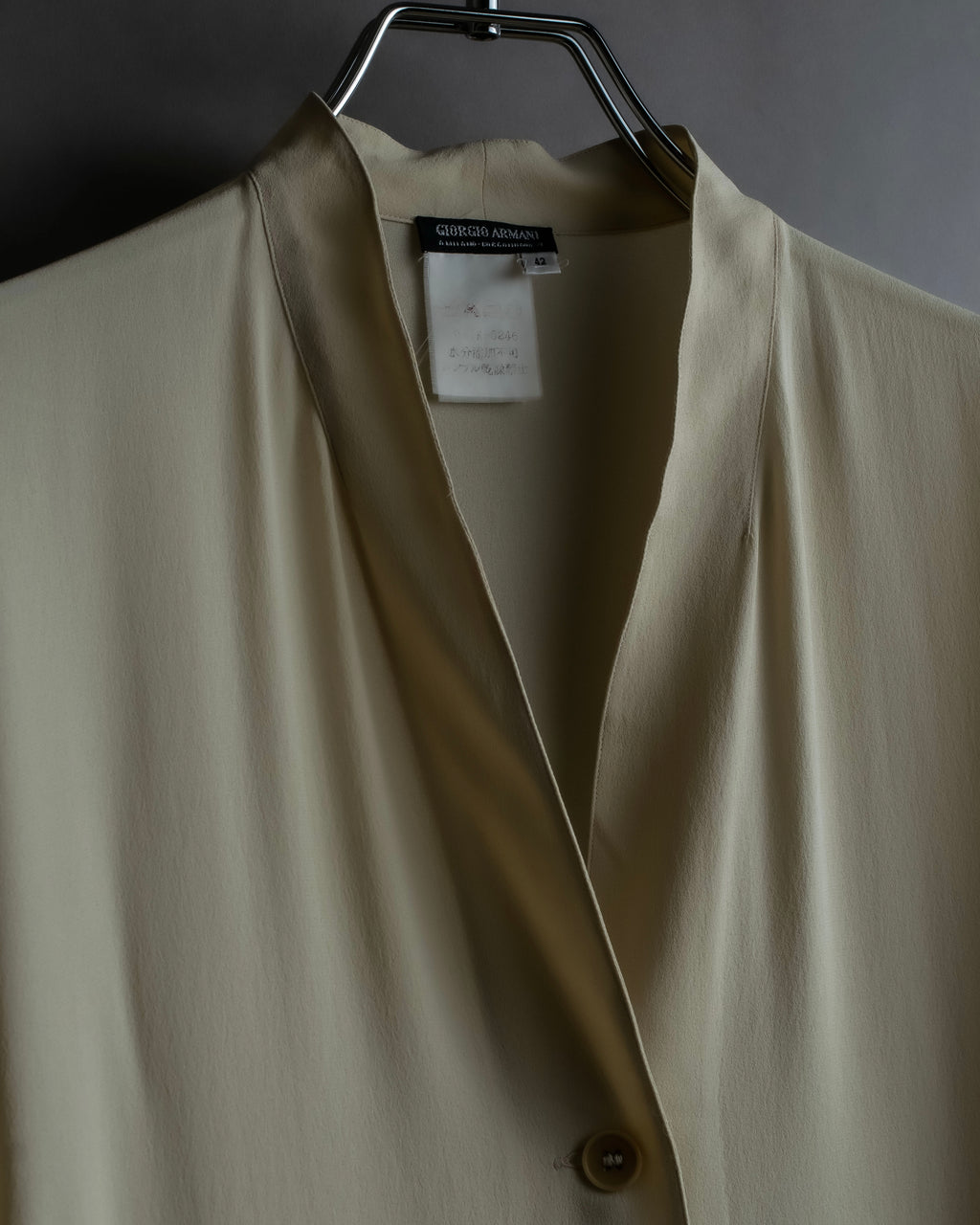 "GIORGIO ARMANI" Ivory color no collar silk shirt