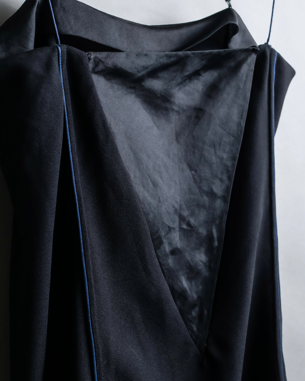 "BALENCIAGA" Piping material switching camisole