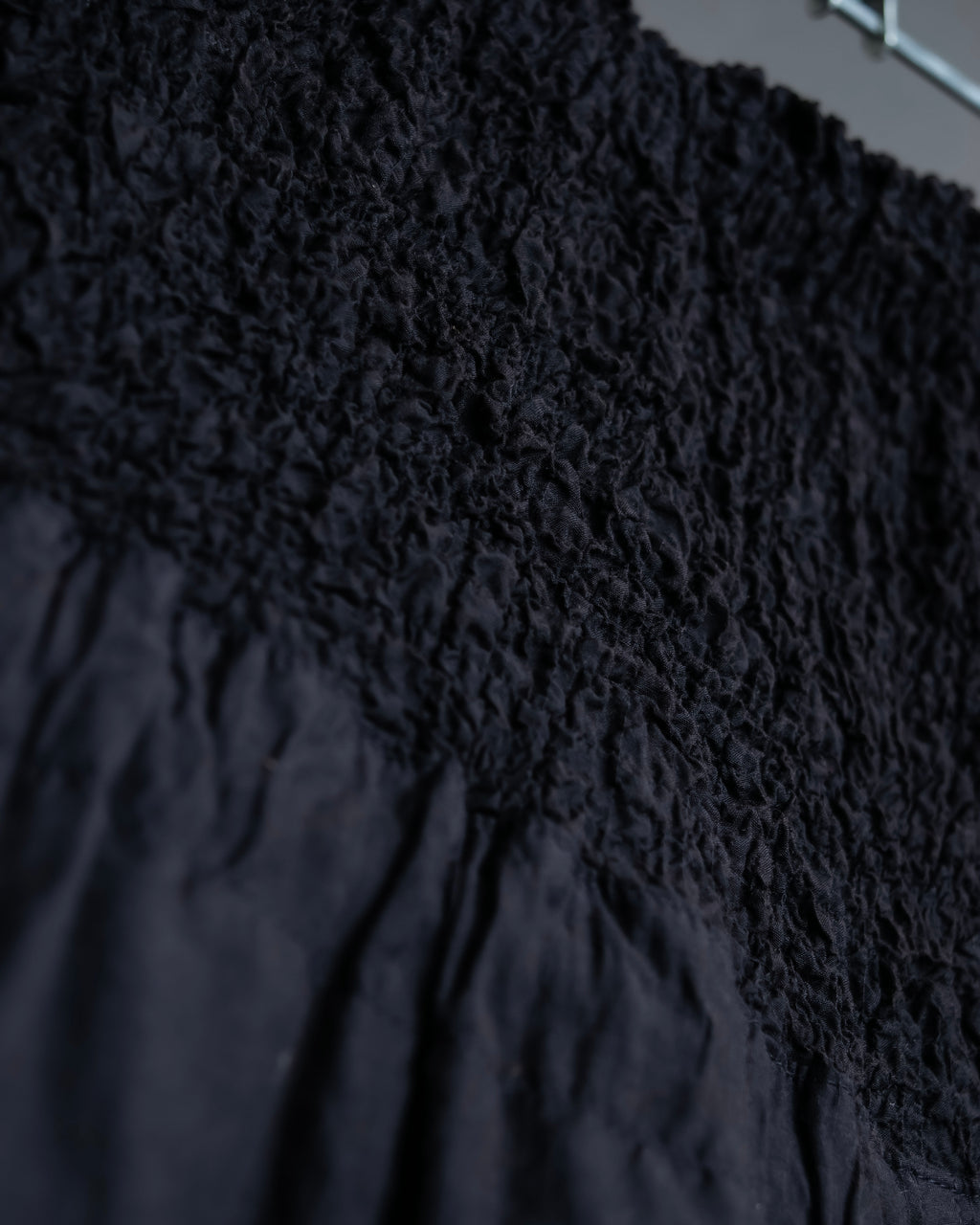 "me ISSEY MIYAKE"
 Color gradient washer processed pants