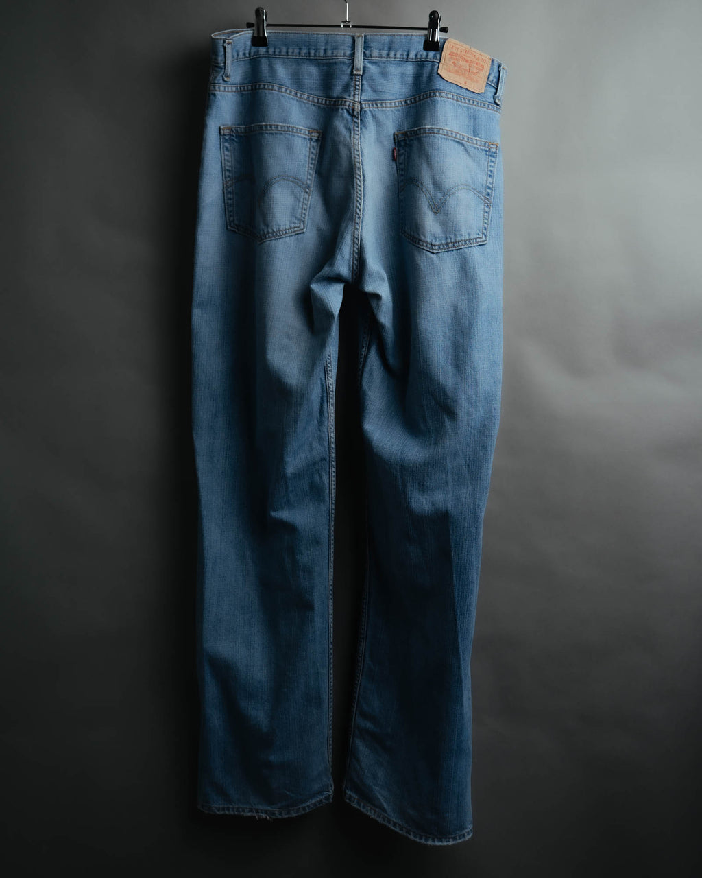 -MOOD MILLÉSIMES- 00’s softly faded loose straight denim pants 569 by “Levi’s”