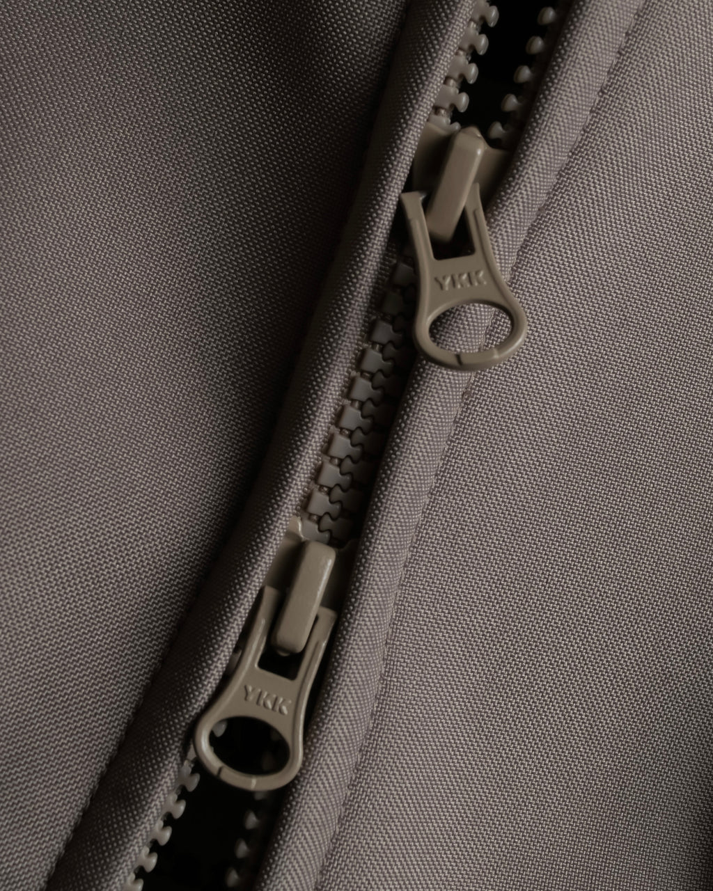 "Maison Martin Margiela × H&M"
Reconstructed zip-up design jacket