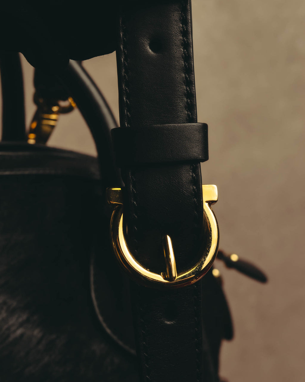 -SPECIAL- “Salvatore Ferragamo“ 90's-00's Gancini pony hair and leather dual-way boston bag
