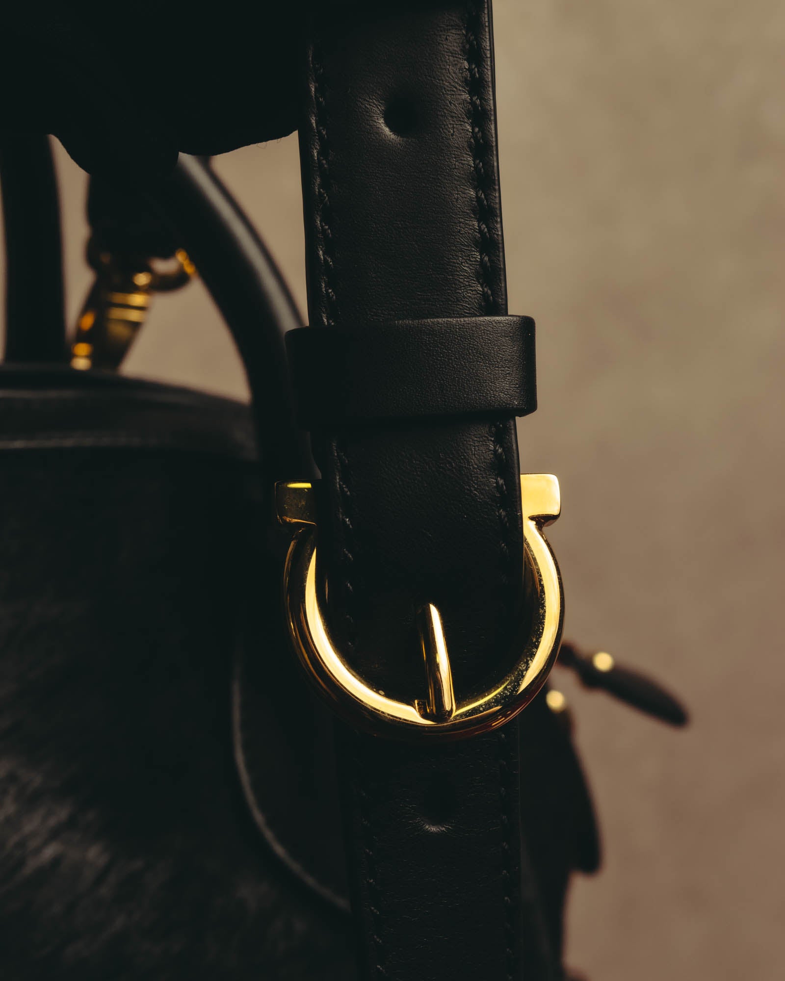 -SPECIAL- “Salvatore Ferragamo“ 90's-00's Gancini pony hair and leather dual-way boston bag