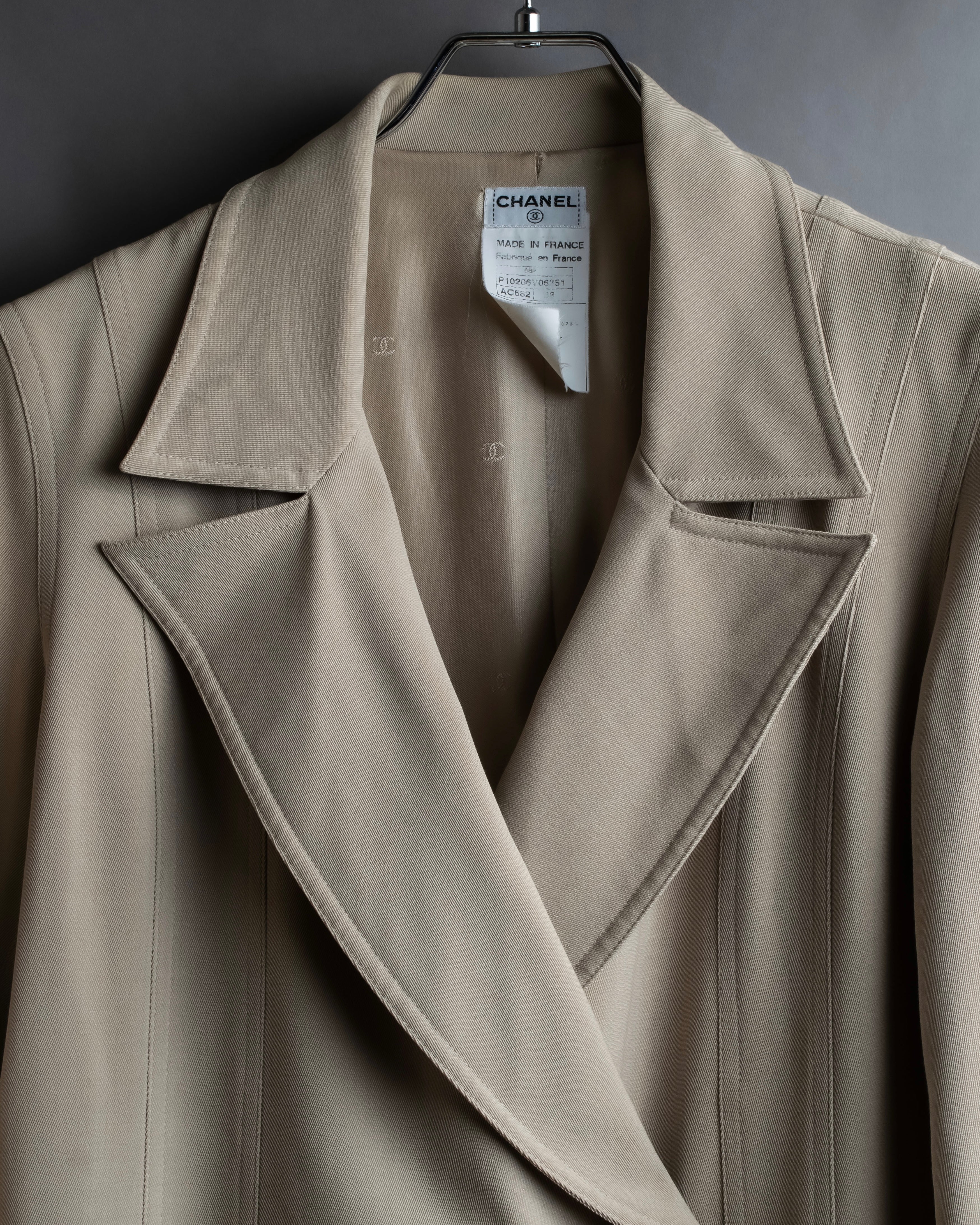 "CHANEL" Large lapel double breasted straight line coat