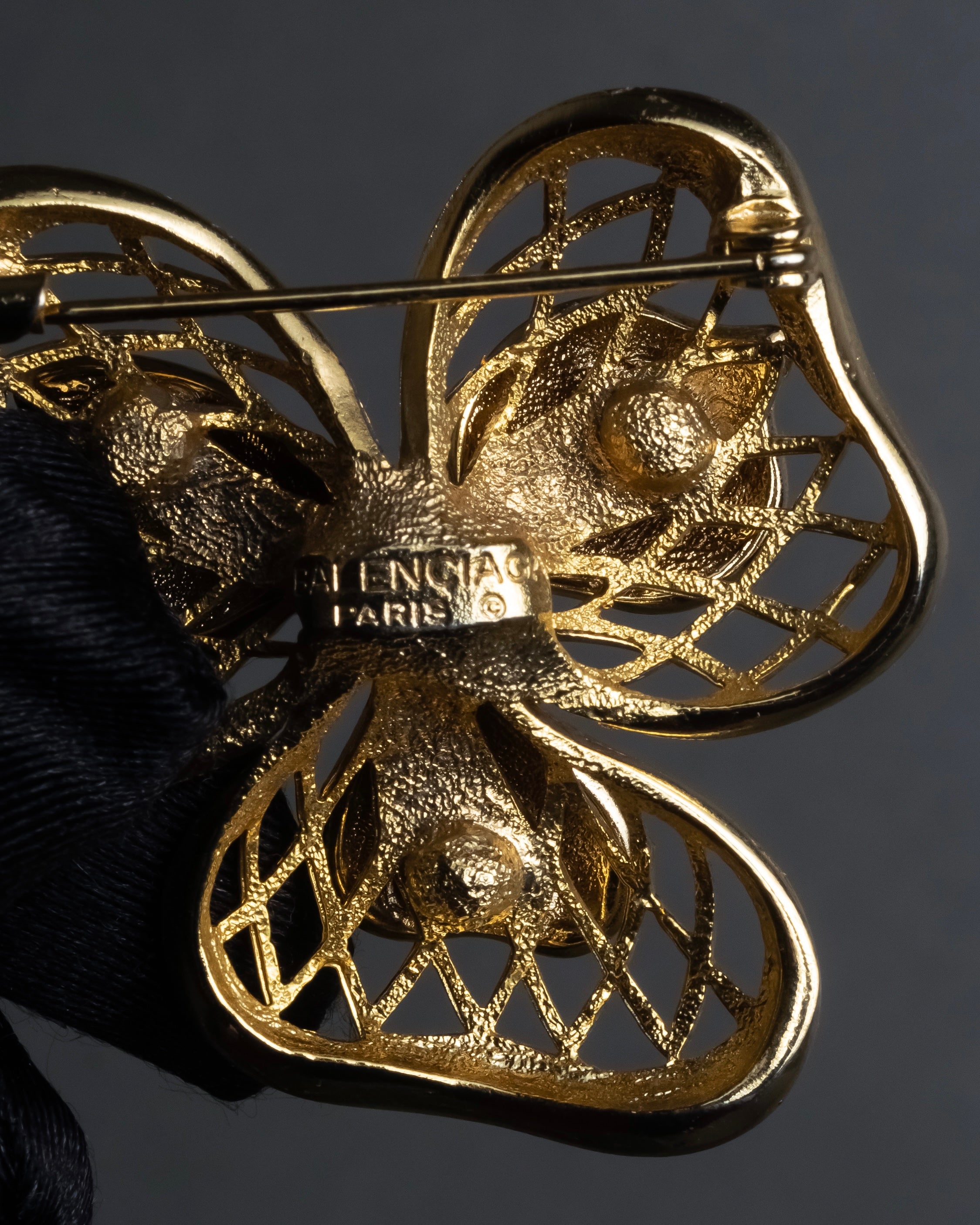 "BALENCIAGA" Floral＆leaf motif brooch set of 2