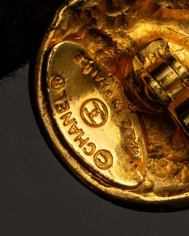 "CHANEL" Dome relief cross motif gold cufflinks