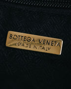 –SPECIAL– "BOTTEGA VENETA"
90’s-00’s intrecciato trapezoid handle bag