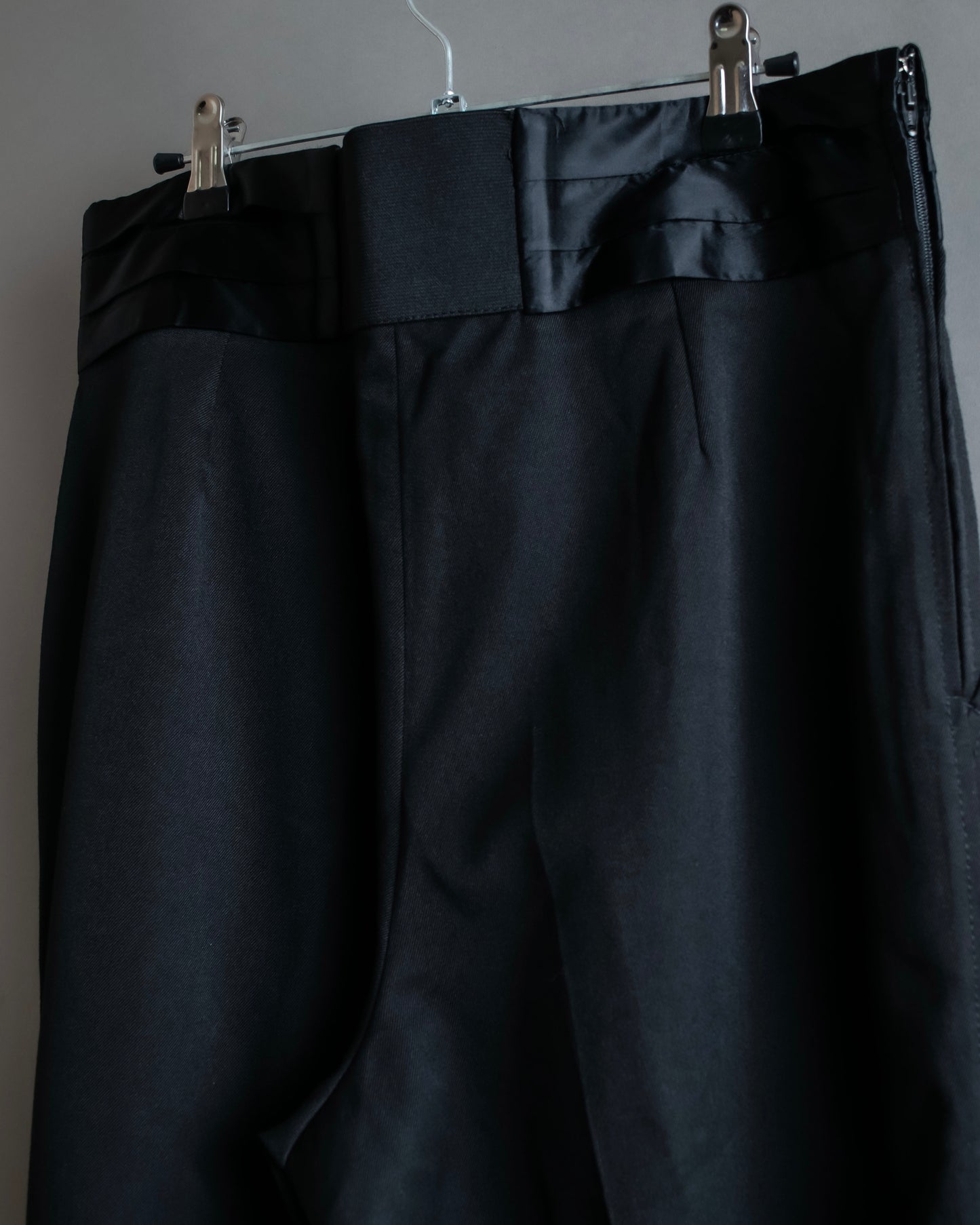 "SISLEY" Waistline switching design wide tapered slacks