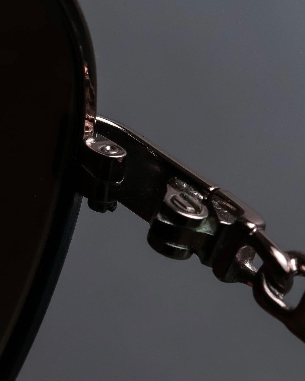 "LOEWE" Temple chain detail teardrop frame sunglasses