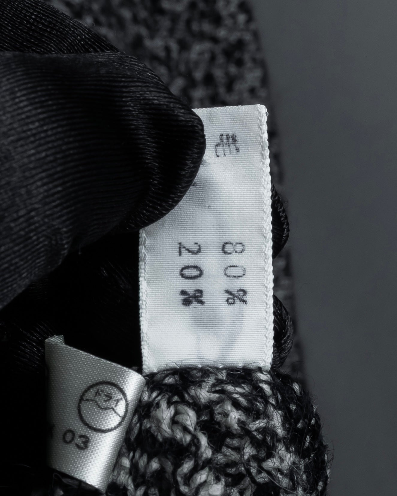 "Christian Dior PRETA PORTER"
Ribbon design mixed yarn knit pullover