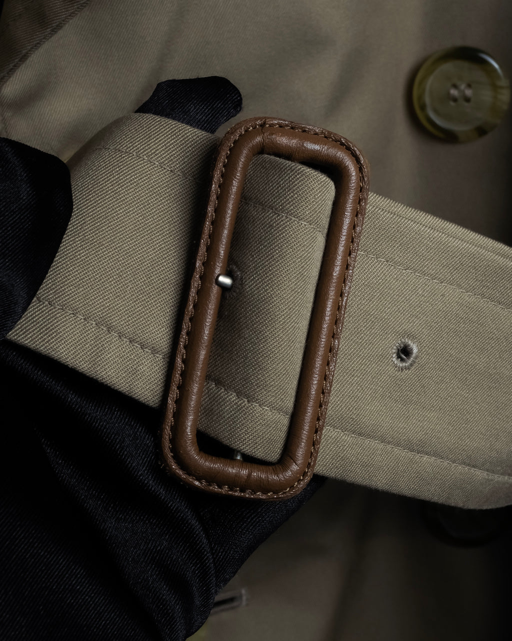 "BURBERRYS" Traditional detail double-breasted stand color trench coat