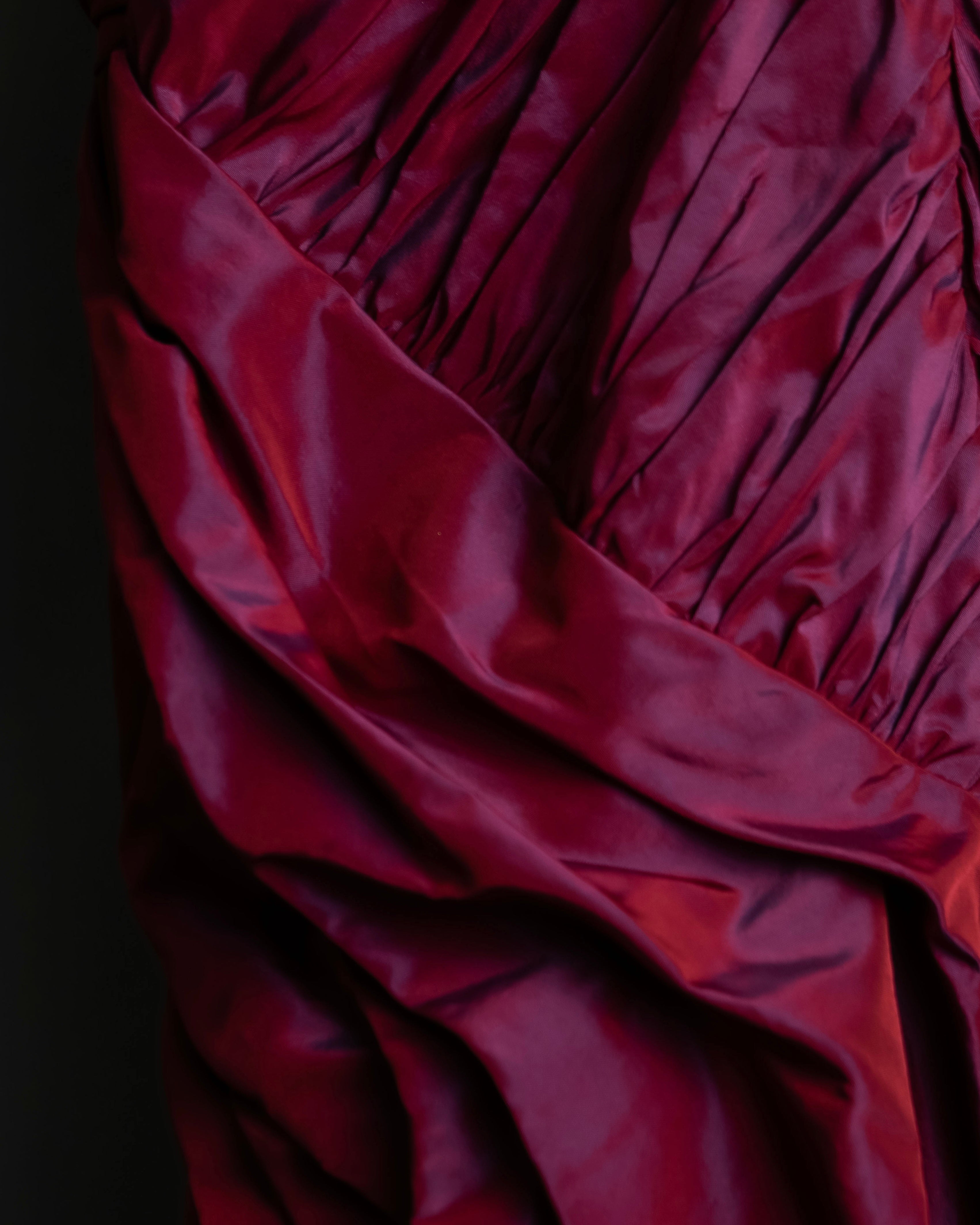 "TADASHI SHOJI" Beautiful color design dress