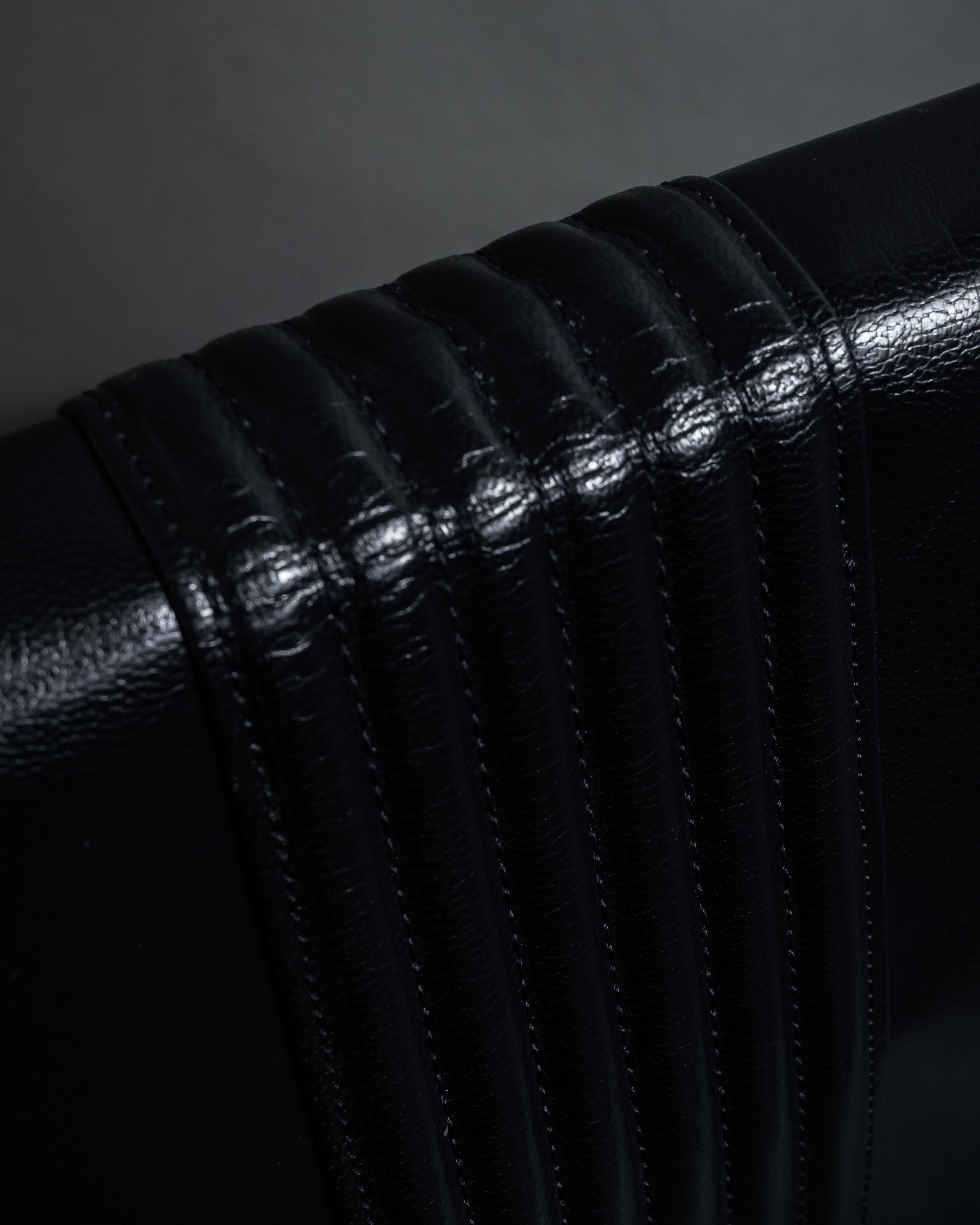 "YVES SAINT LAURENT" Straight ridge design square forum leather bag