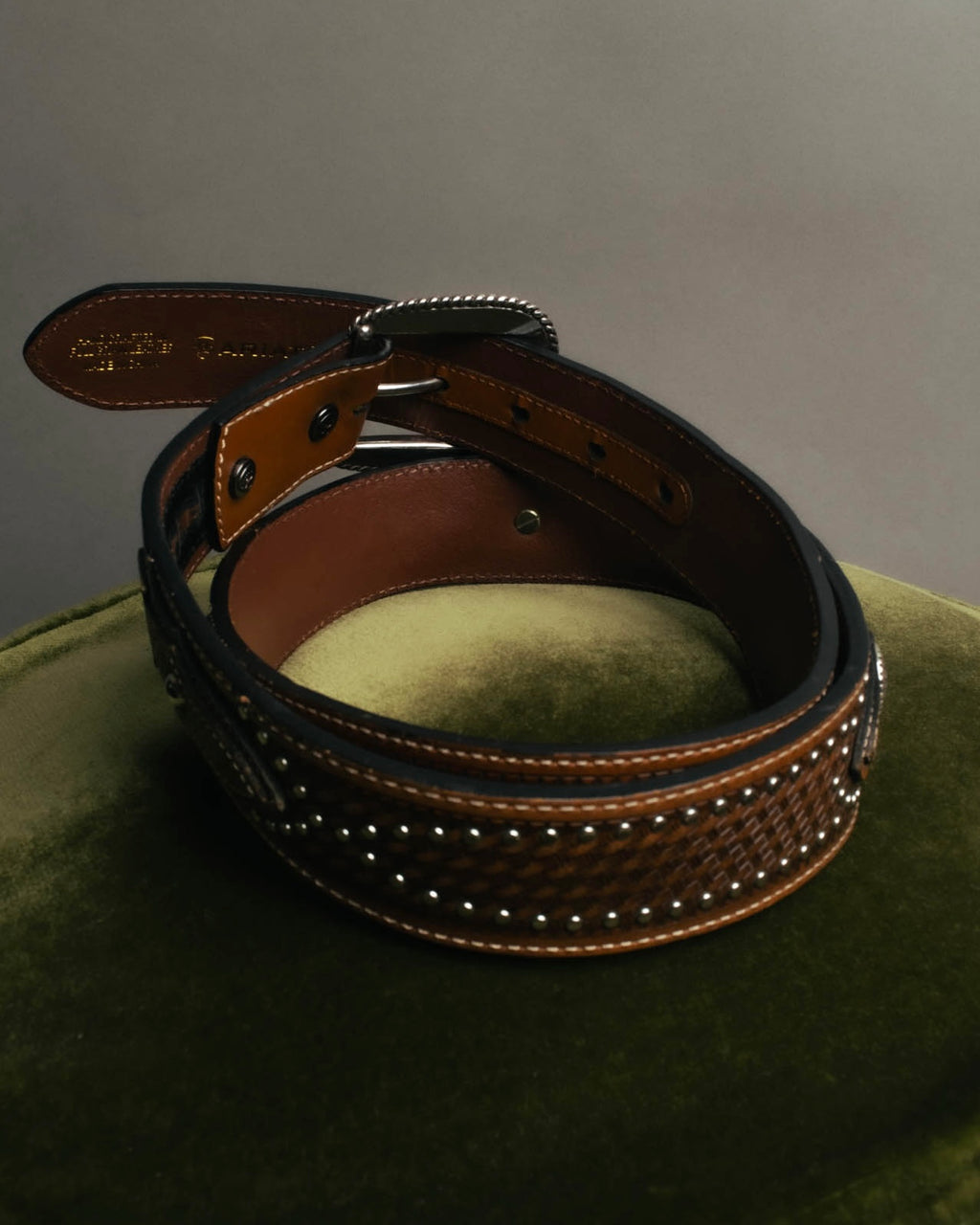 "ARIAT" 00's-10's Studded tooled leather western belt