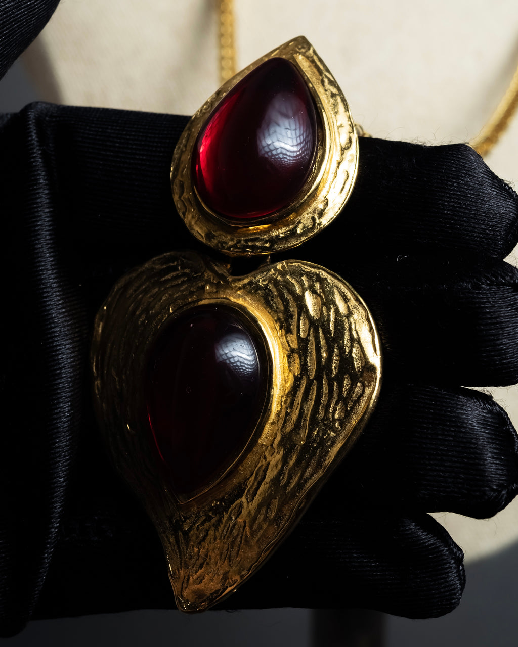 "YVES SAINT LAURENT" Vintage drop motif gold chain necklace