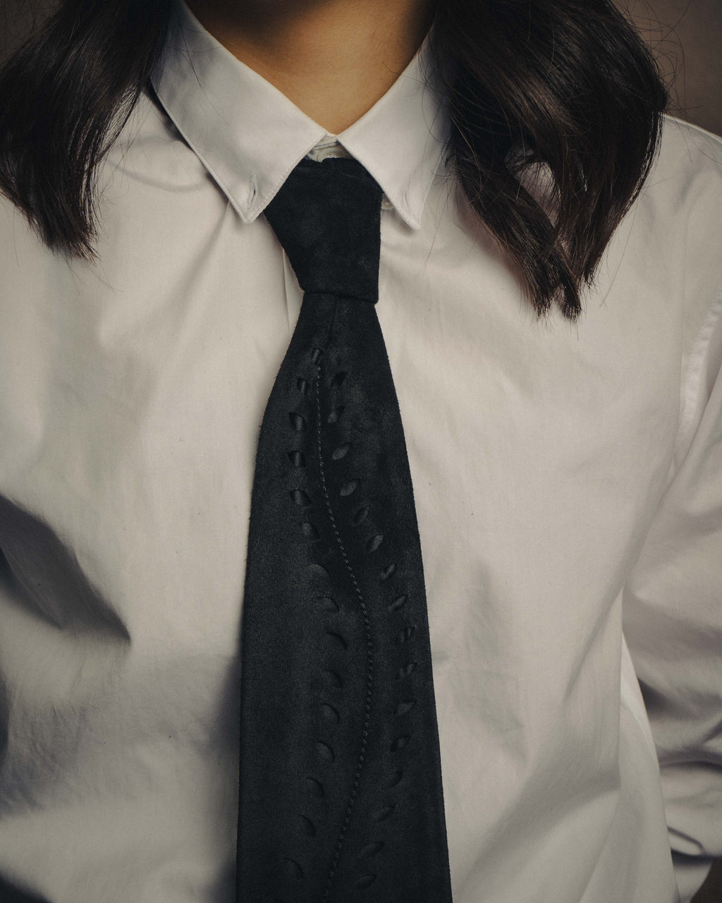 -SPECIAL- “HERMÈS” 2008-18 Suede cutwork leather tie