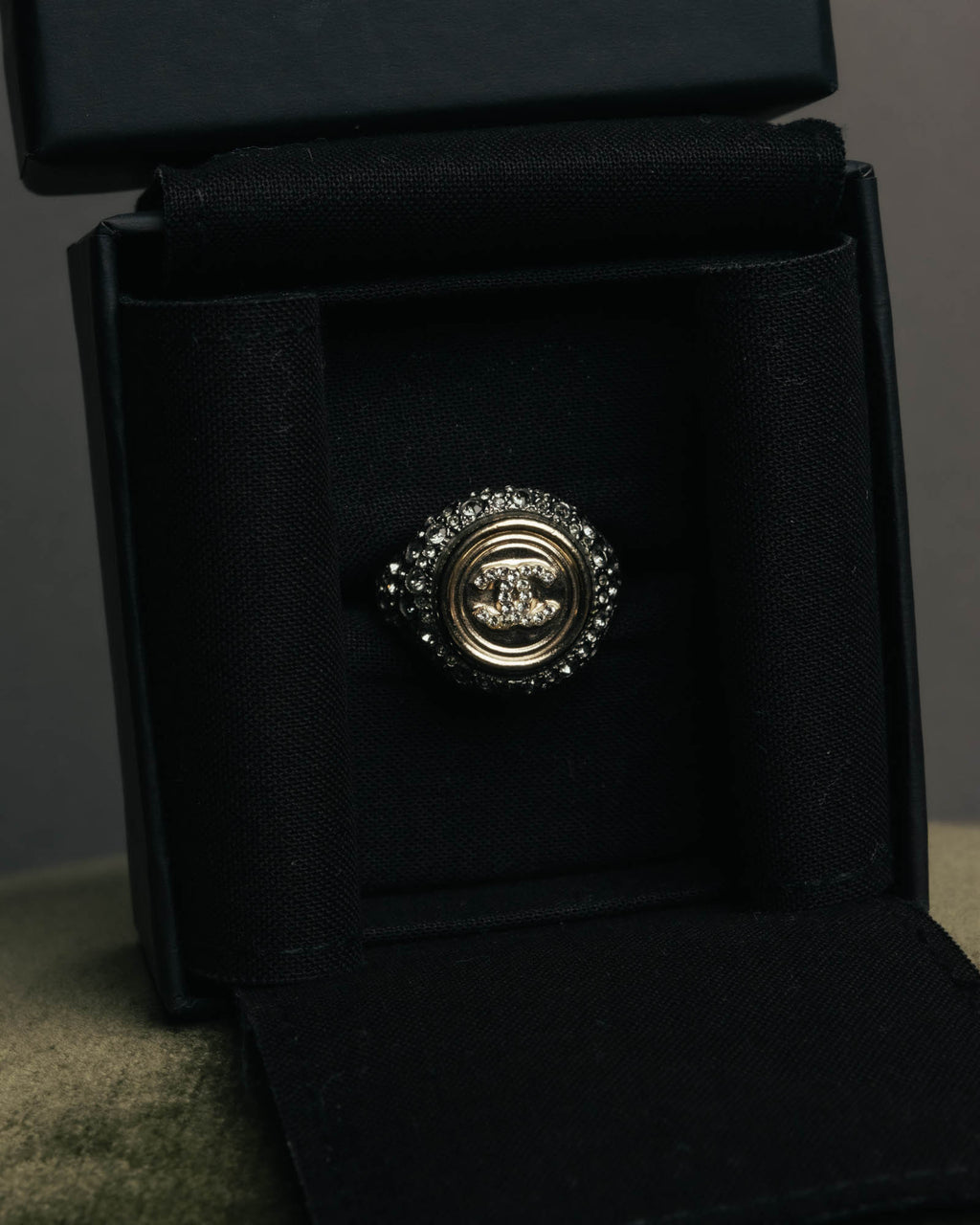 –SPECIAL– "CHANEL" 2021SS  Sparkling rhinestone cc ring