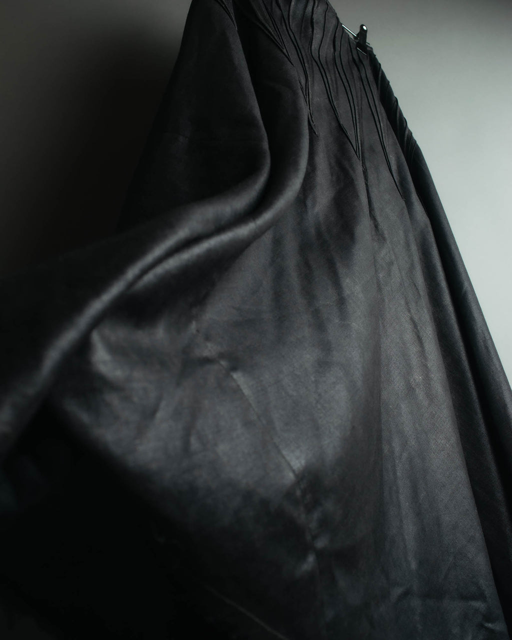 "JUNYA WATANABE COMME des GARÇONS" 00's Glossy raw hem flared long skirt