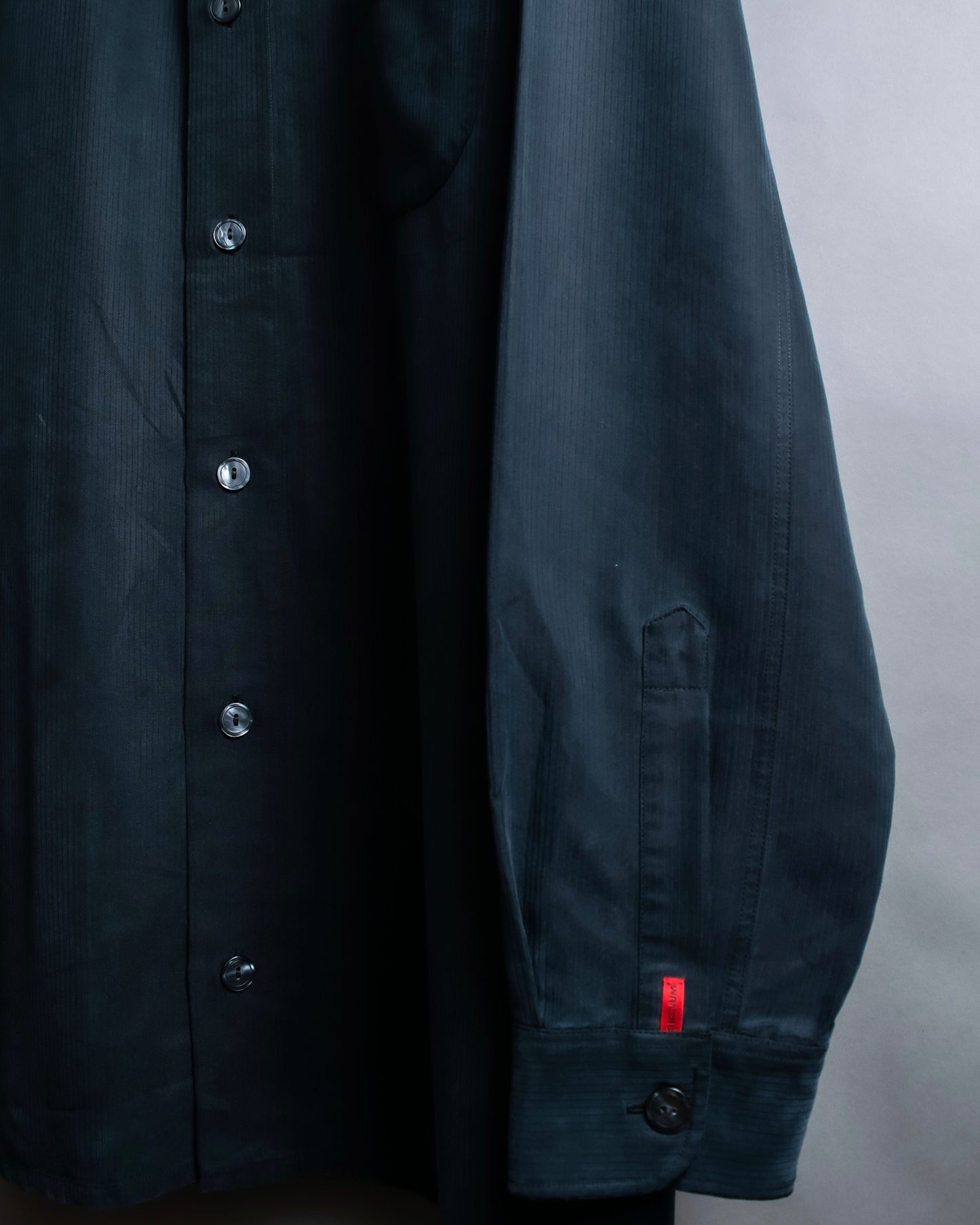 "SIGNUM" Vertical line relaxed fit black shirt