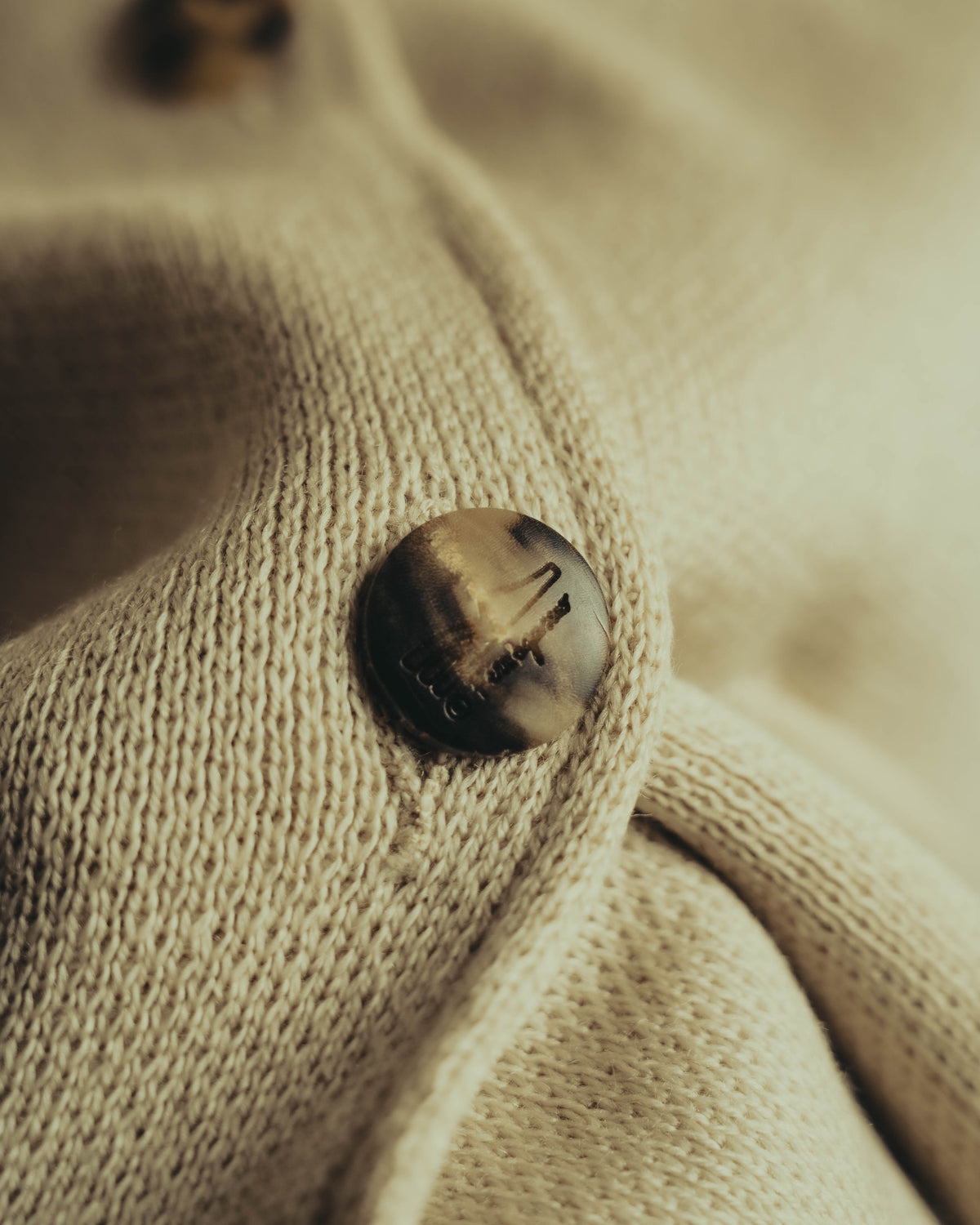 “Salvatore Ferragamo” 90’s-00’s Virgin wool raglan-sleeve cardigan jacket