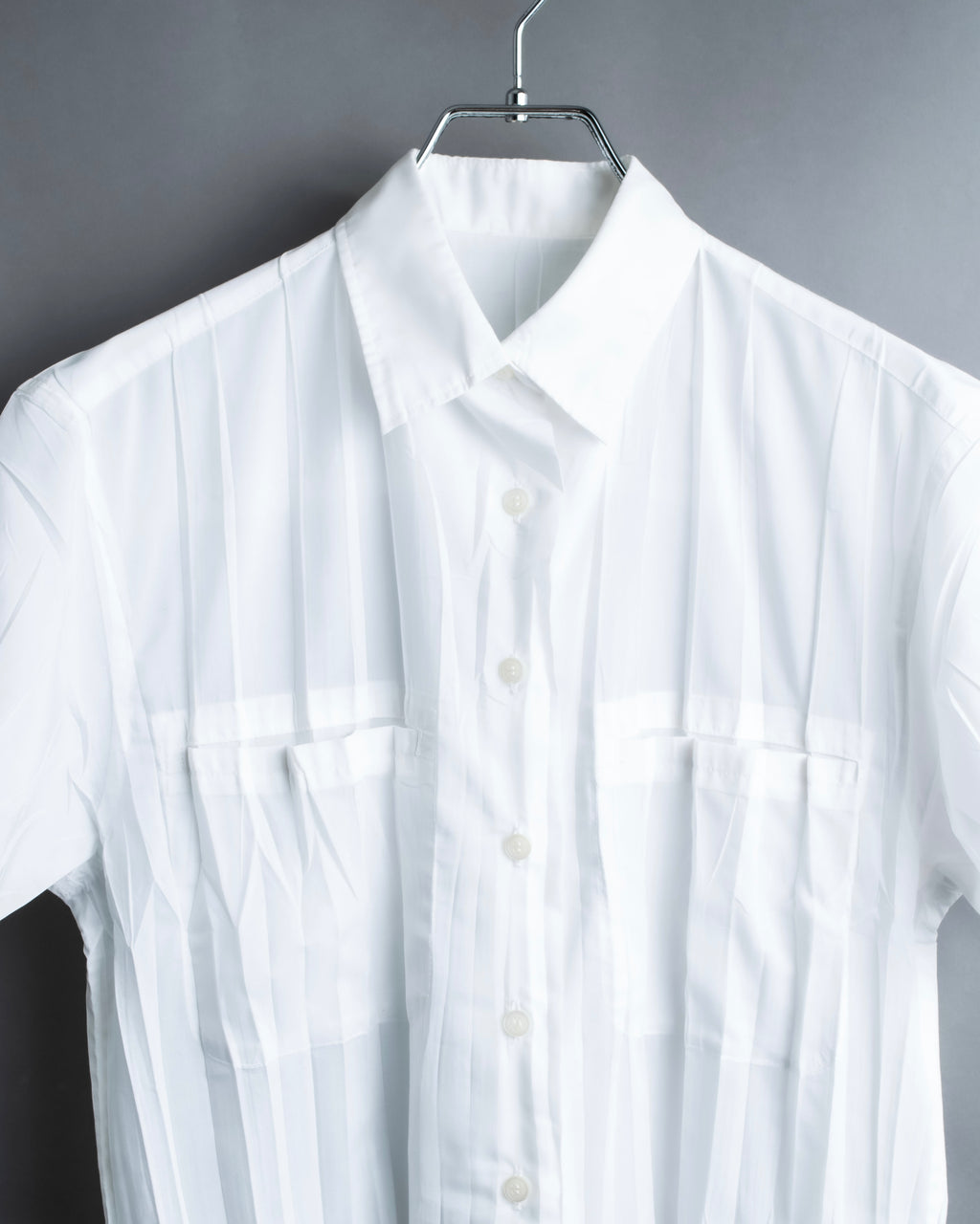 "ISSEY MIYAKE" Pleated short sleeve shirt