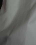 "CHANEL" Gold button design pleated white shirt