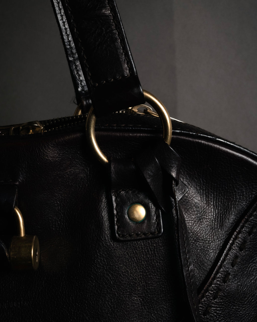 “Yves Saint Laurent rive gauche”
00’s Muse grained leather boston bag