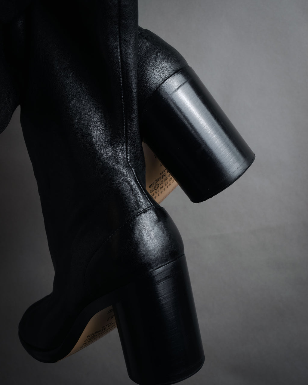 –SPECIAL– “Maison Margiela” 2020’s Tabi knee high boots