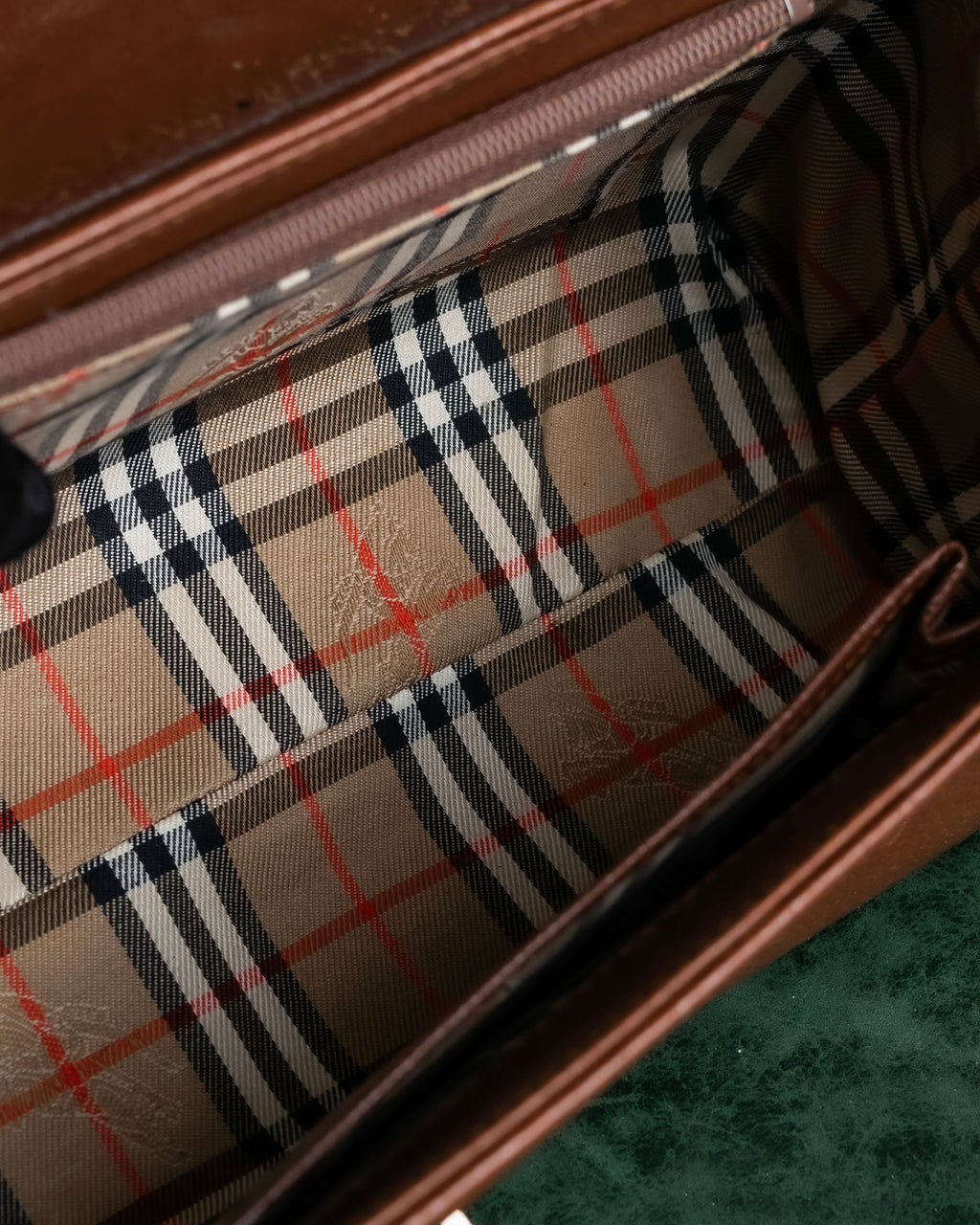 "BURBERRYS" Horizontally shaped brown leather one-handle bag