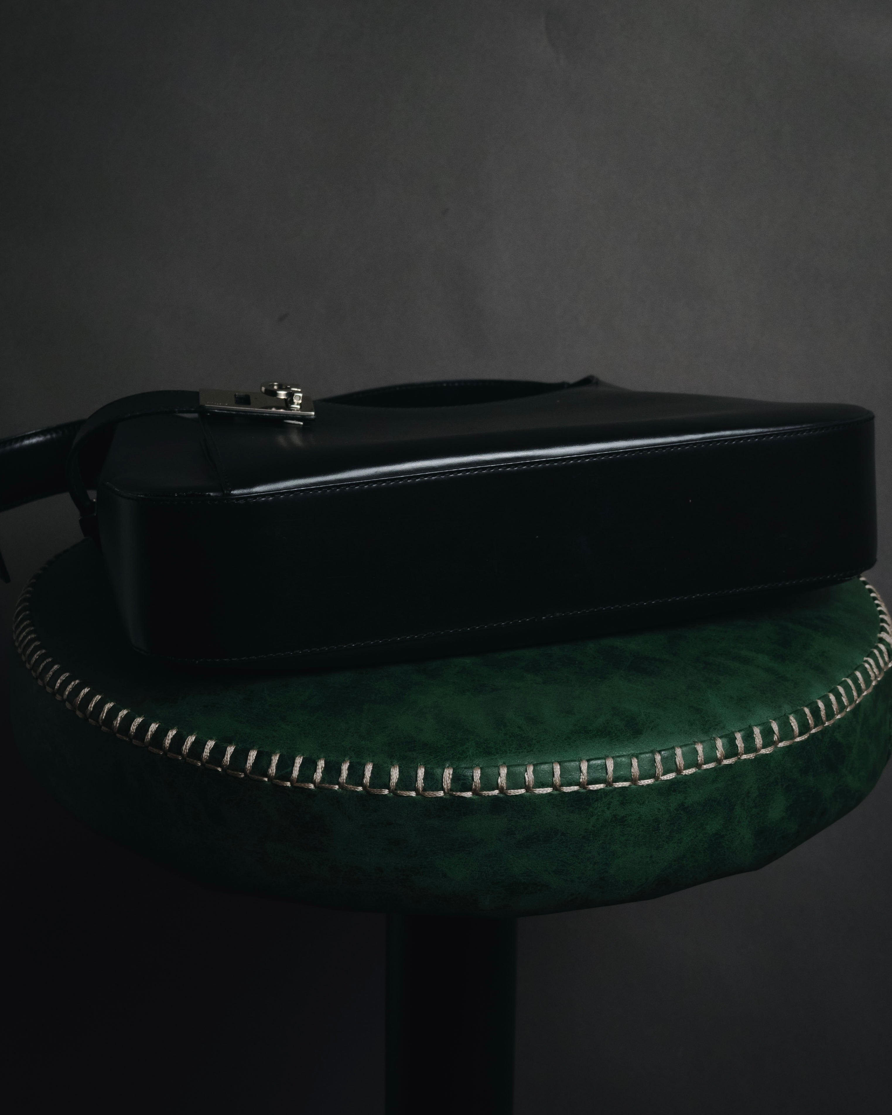 "Salvatore Ferragamo" 90’s-00’s minimalist gancini buckle hobo bag