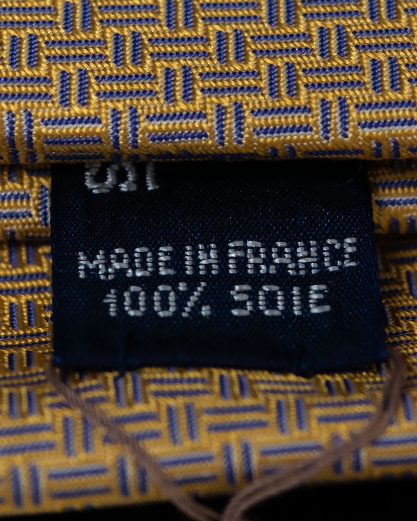 “HERMES” Double line patterned silk tie