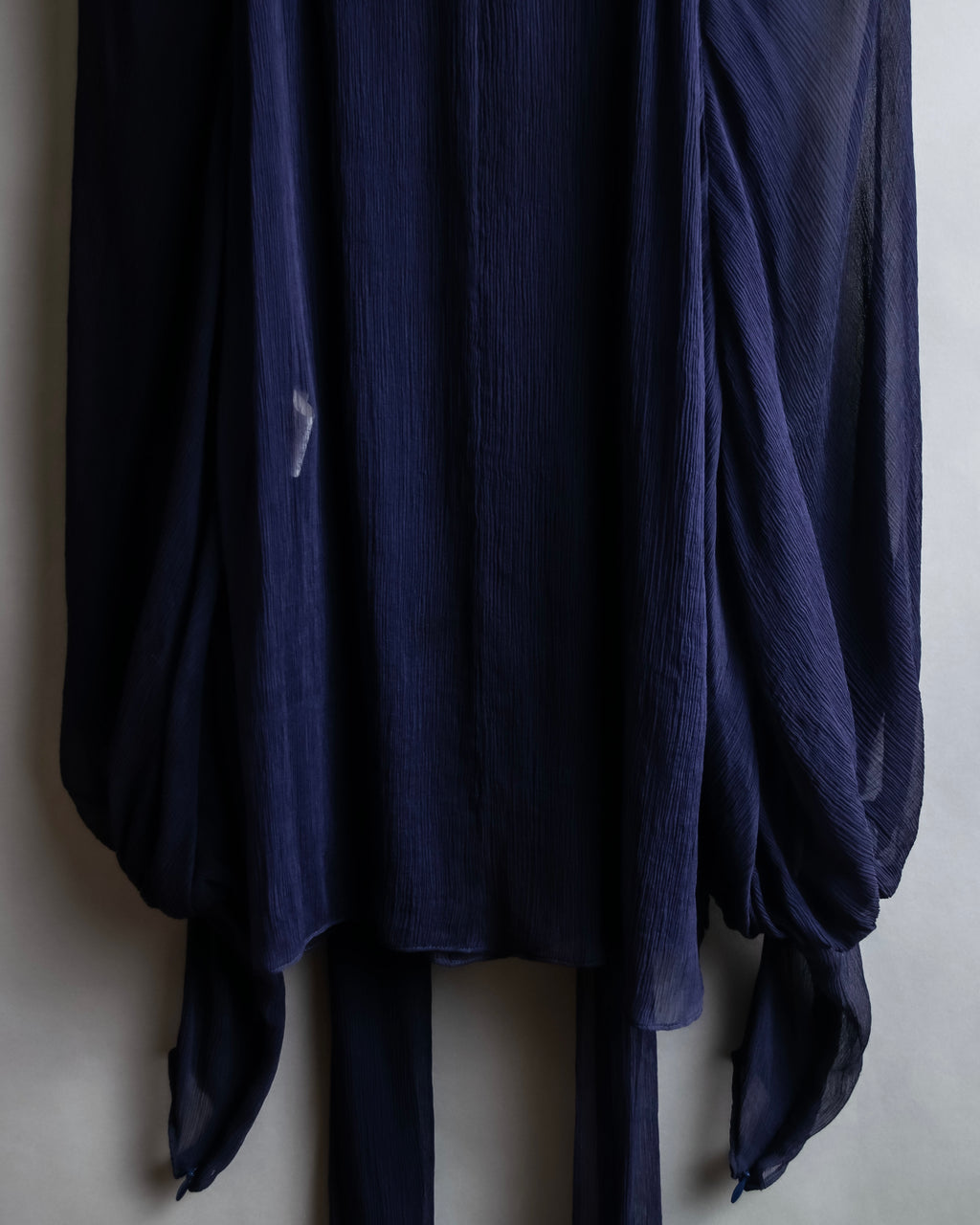 "HERMES" Bowtie detail balloon sleeve sheer pullover