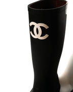 CHANEL
/ Black Rubber Rain Boots Coco Mark