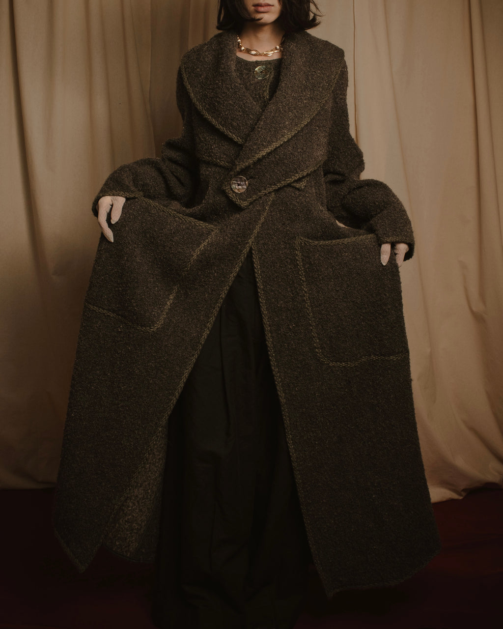 –SPECIAL– "FENDI"
Late 80s-early 90s oversized pile wool wrap coat