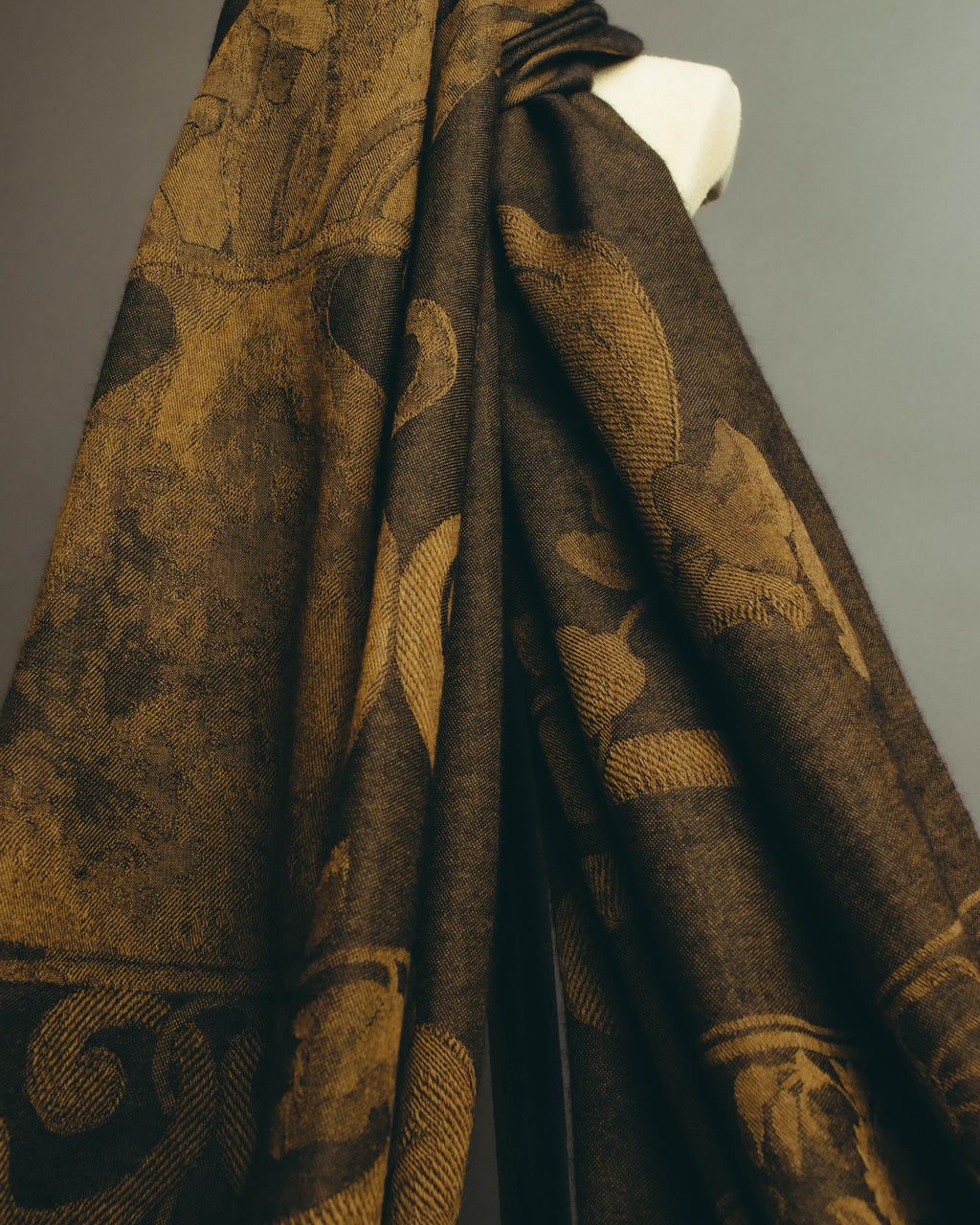 -SPECIAL- “LOEWE” 90’s-00’s Botanical anagram jacquard fringe stole