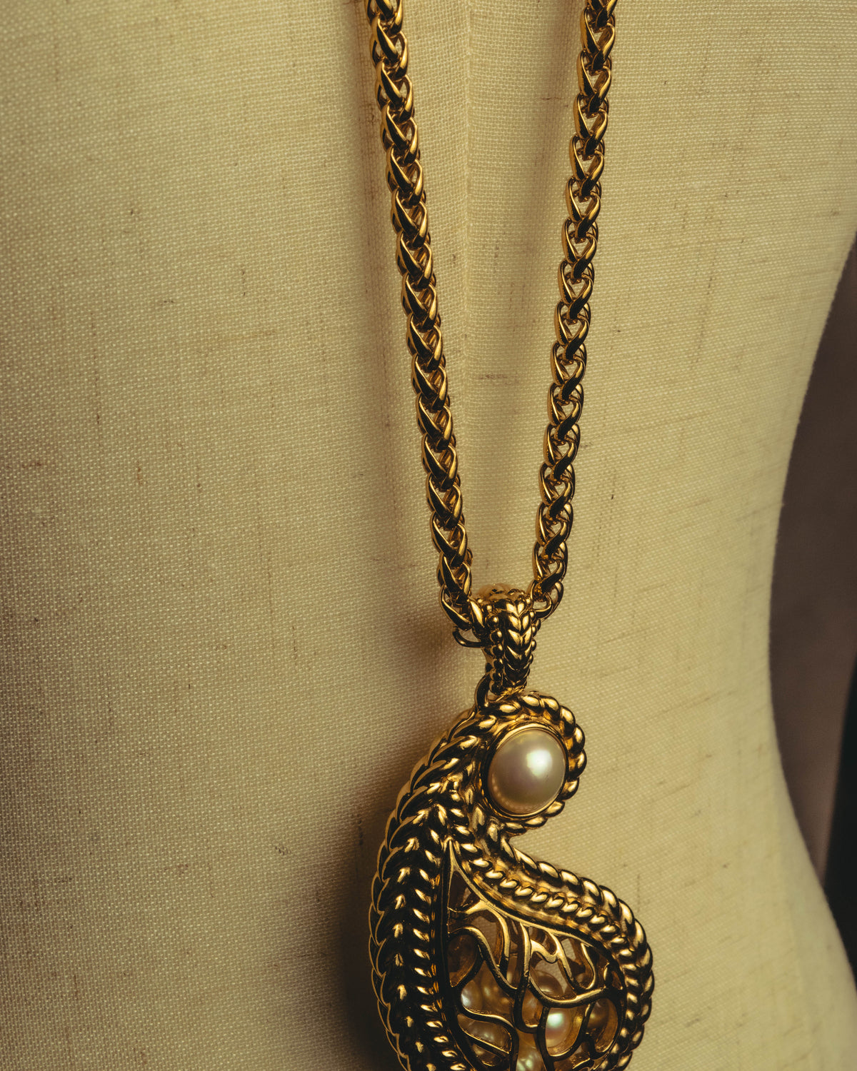 "Christian Dior" 80's-90's Ornate pendant necklace