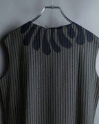 "FENDI" Logo print V-neck sleeveless top