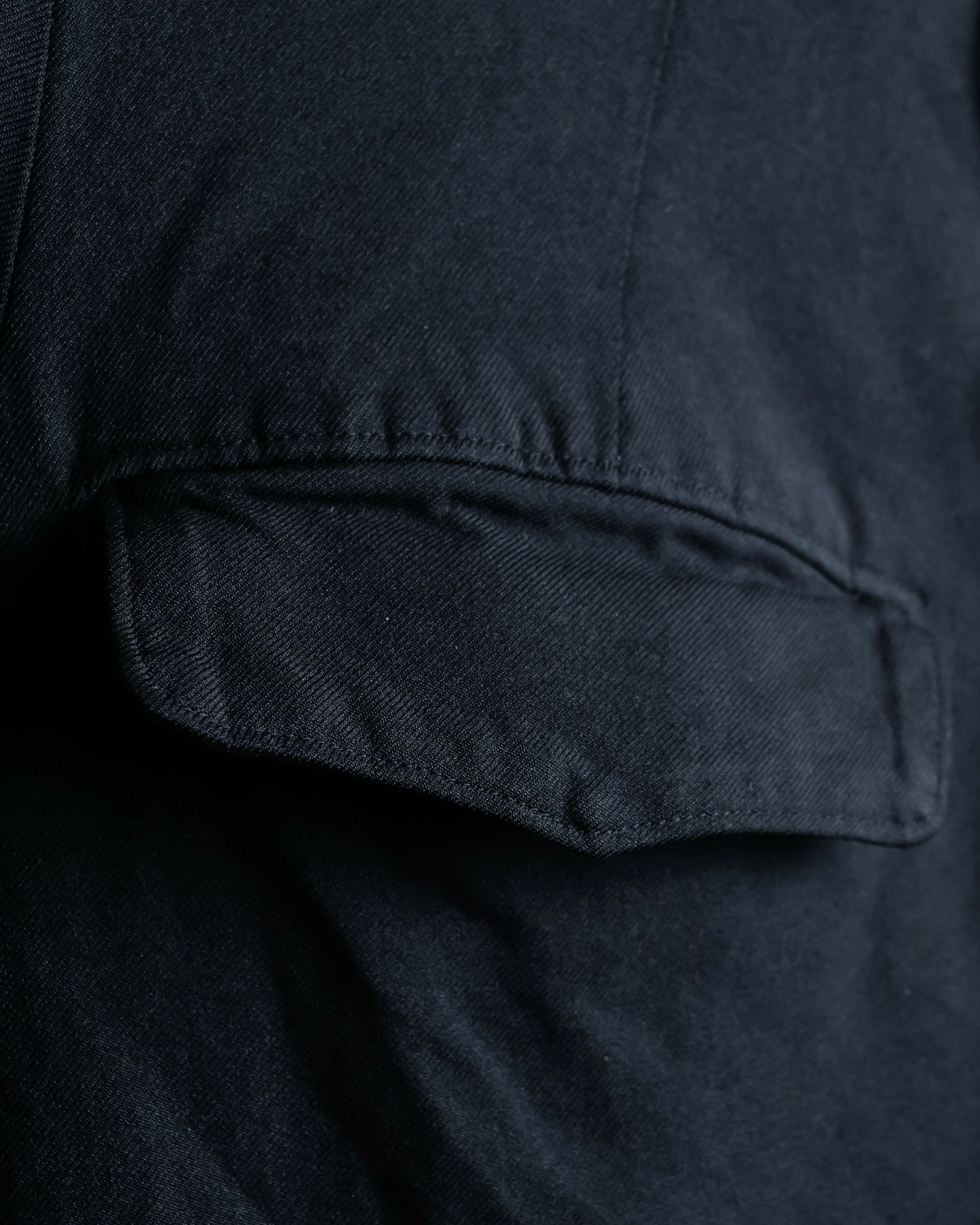 "COMME des GARCONS
COMME des GARCONS" 6 button detail raw edge jacket