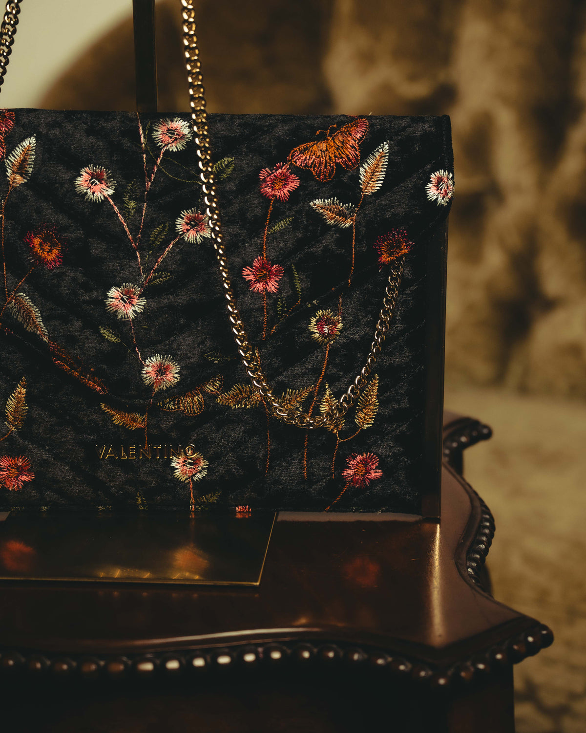 "VALENTINO" 80's-90's Ornately embroidered velvet chain shoulder bag