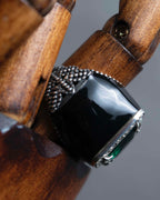 "GUCCI" Emerald color rhinestone GG motif engraved signet ring