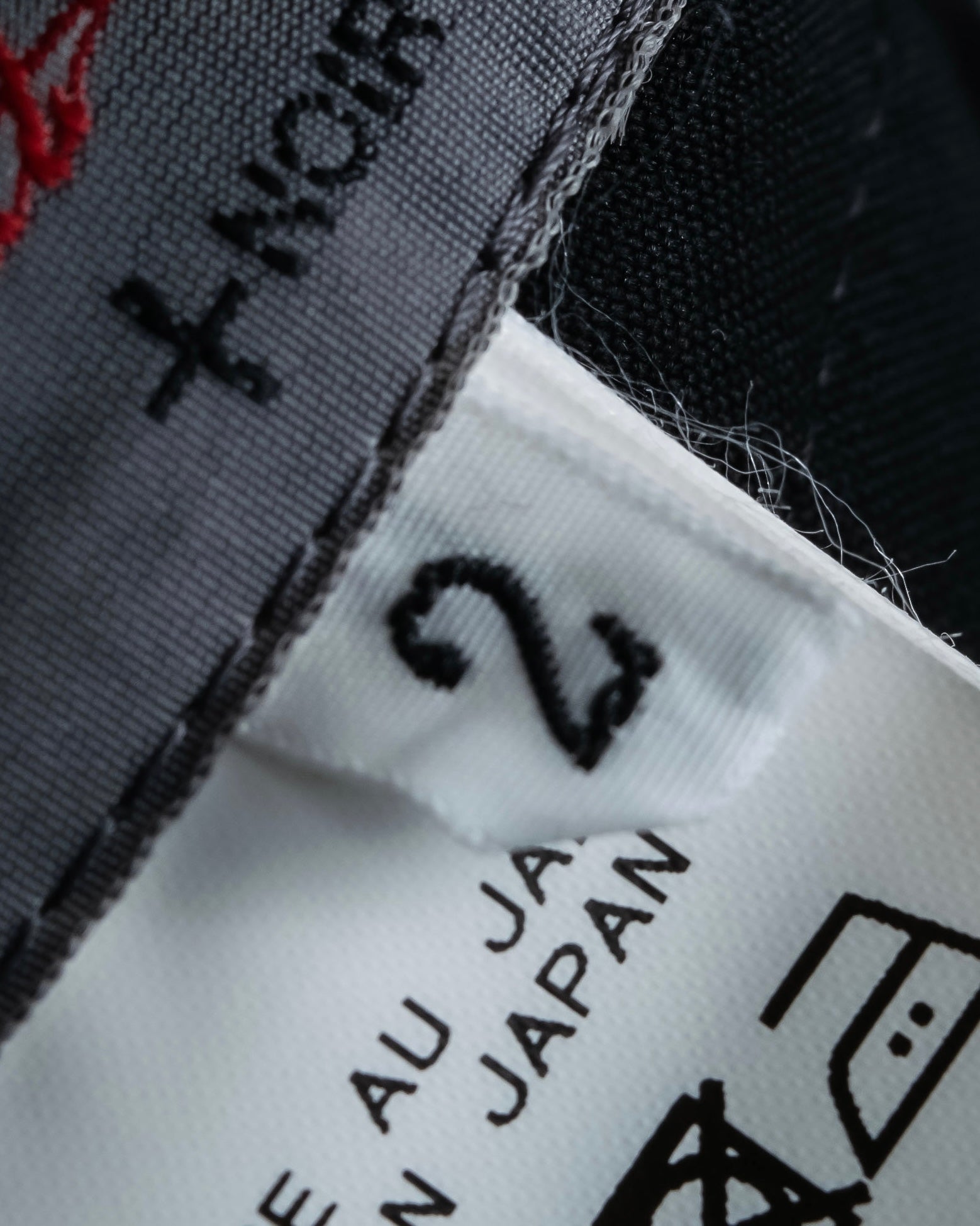 "YOHJI YAMAMOTO +NOIR" Asymmetrical slit sarouel slacks